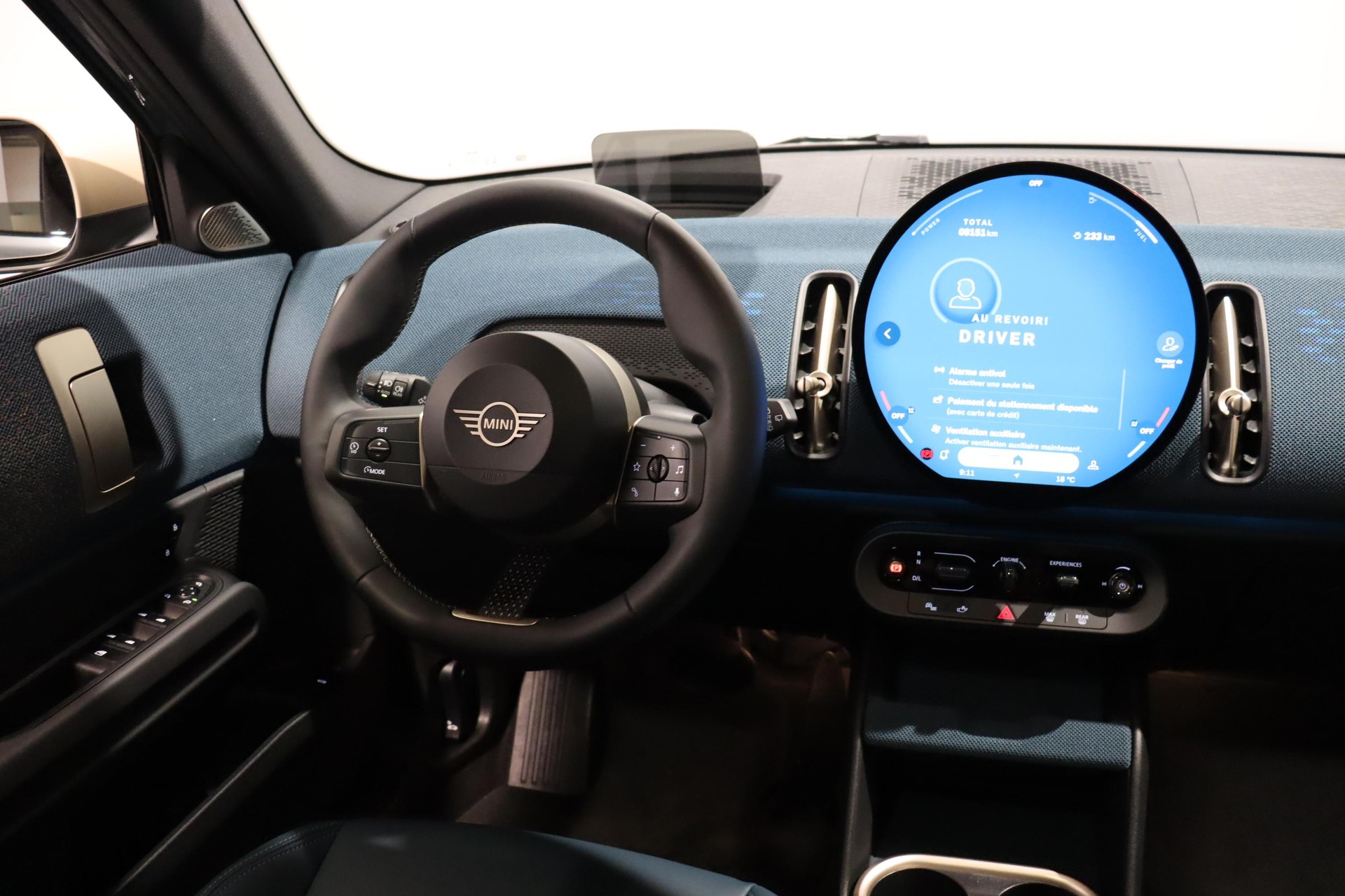 MINI Countryman U25 2.0i S ALL4-image-7