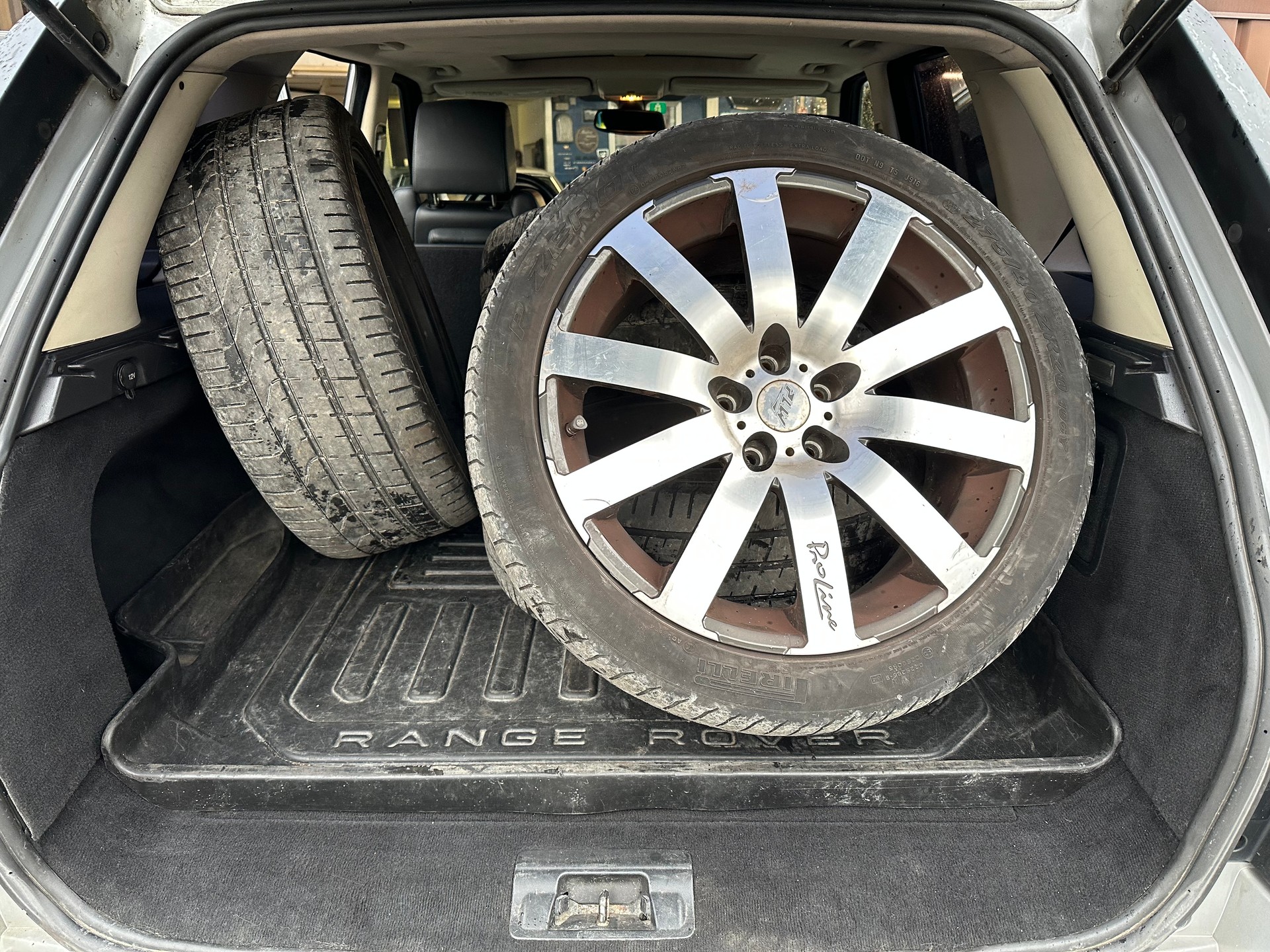 LAND ROVER Range Rover Sport 2.7 Td6 HSE Automatic-image-13