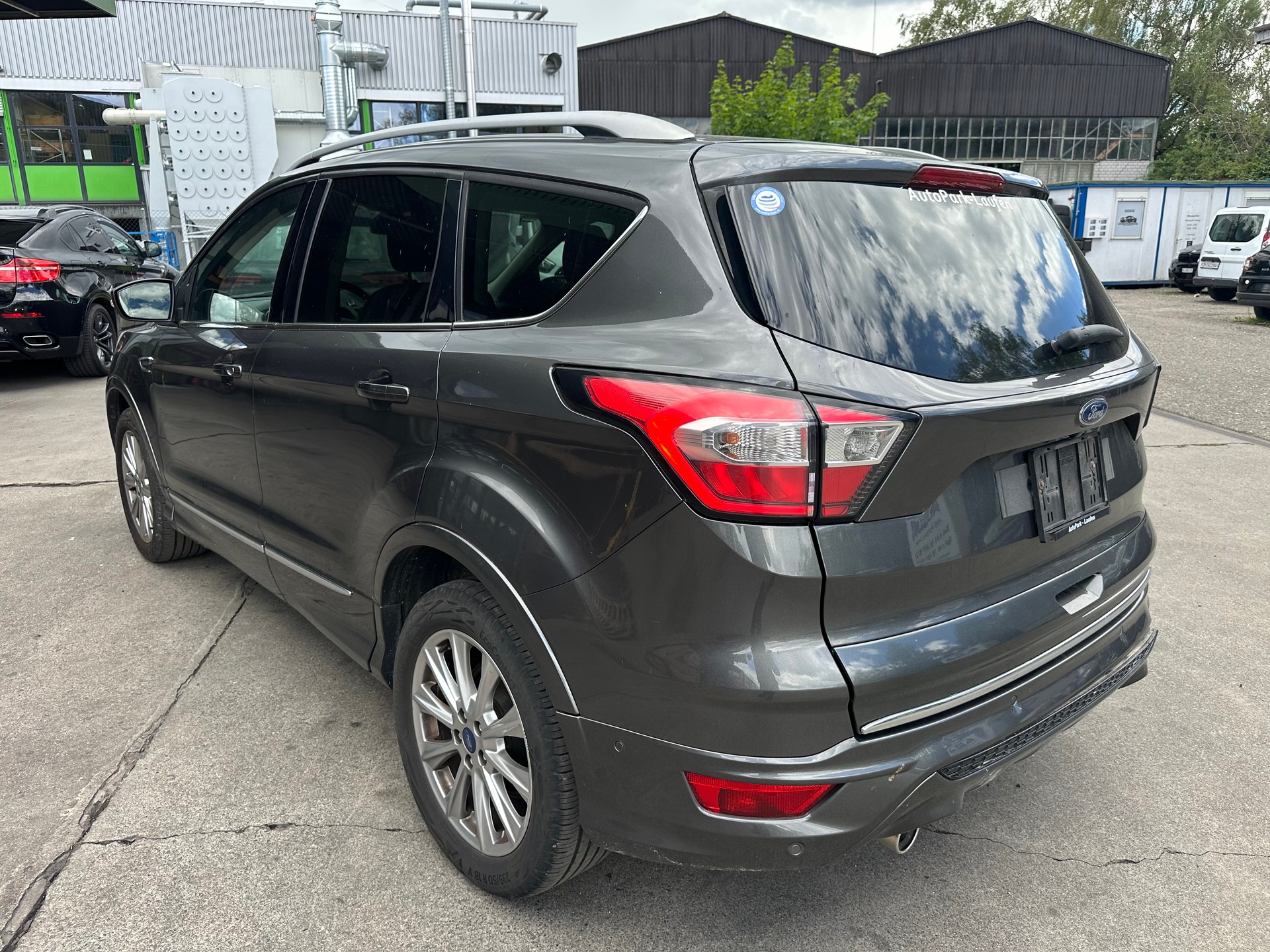 FORD Kuga 2.0 TDCi Vignale 4WD PowerShift-image-3