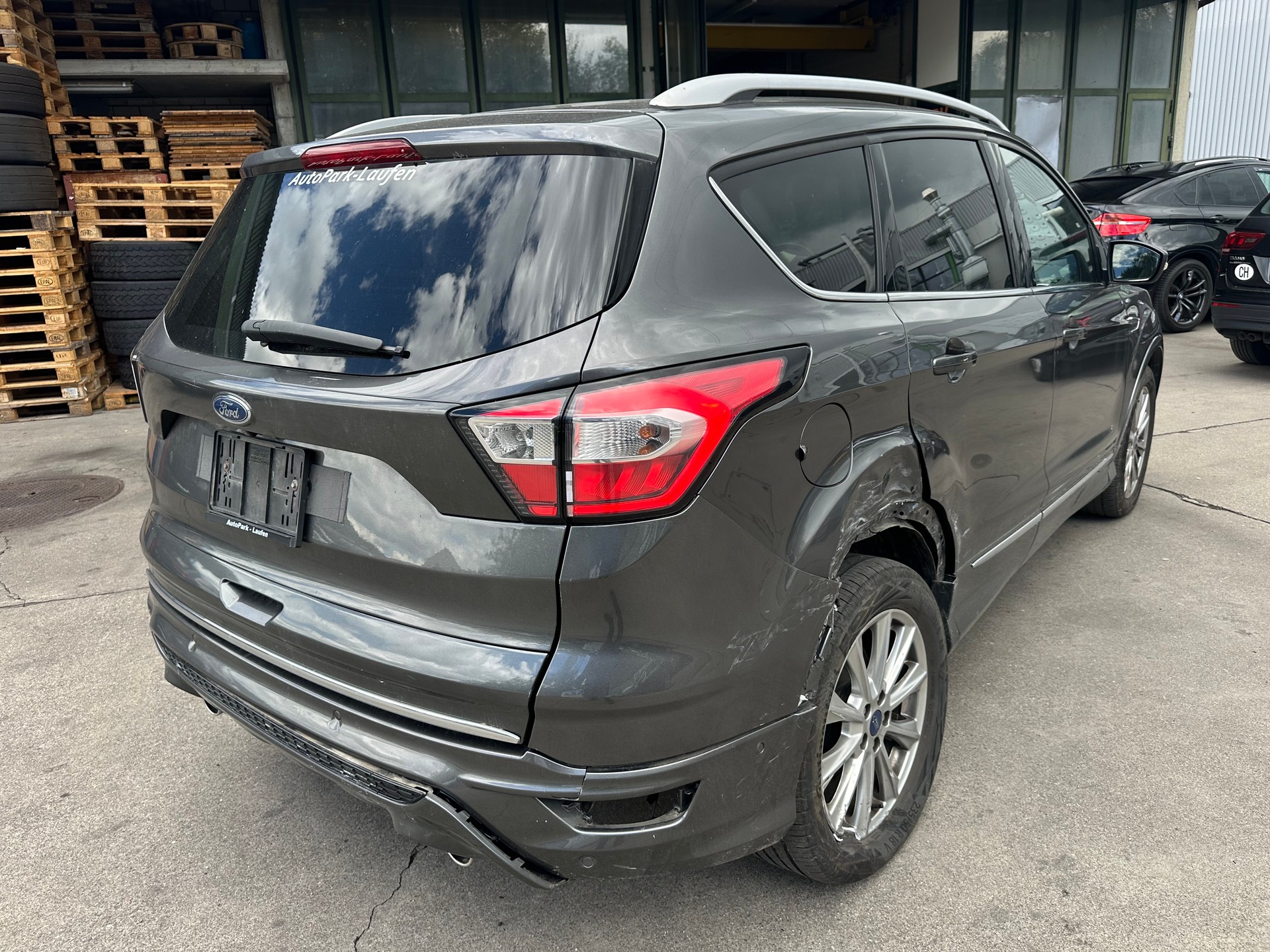 FORD Kuga 2.0 TDCi Vignale 4WD PowerShift-image-7