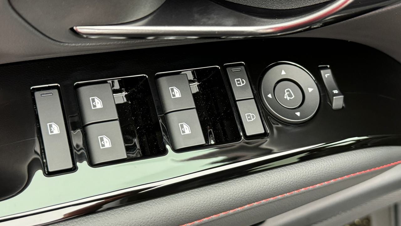 HYUNDAI Tucson 1.6 TGDI PHEV N-Line 4WD-image-8