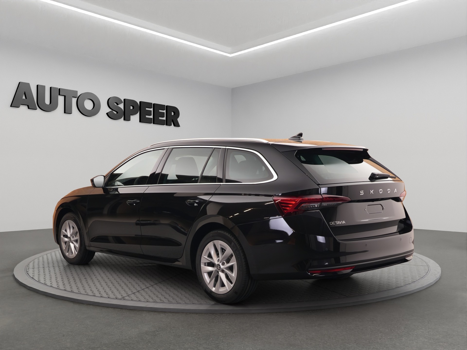 SKODA Octavia Combi 1.5 TSI mHEV DSG Selection-image-1