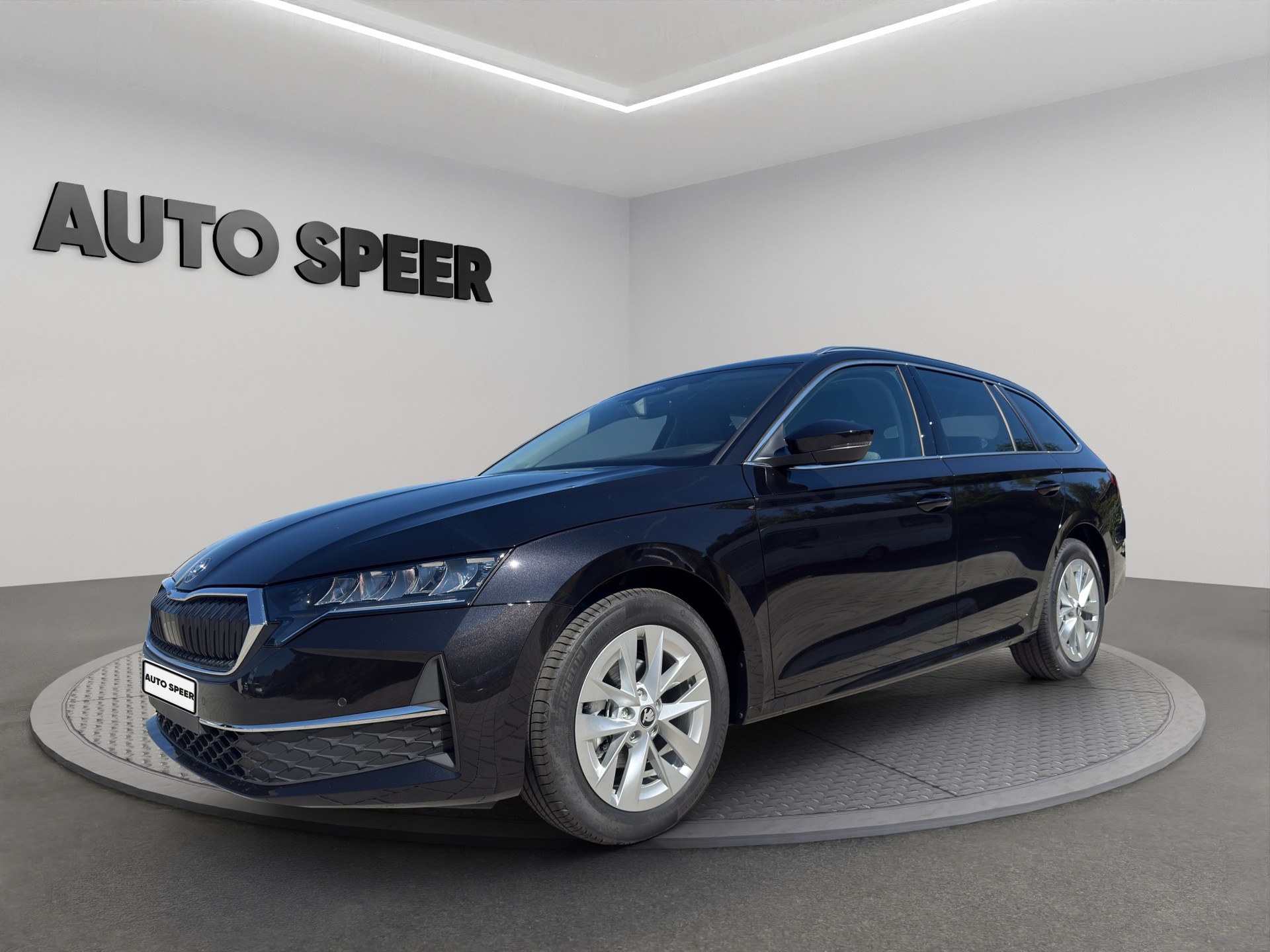 SKODA Octavia Combi 1.5 TSI mHEV DSG Selection-image-0