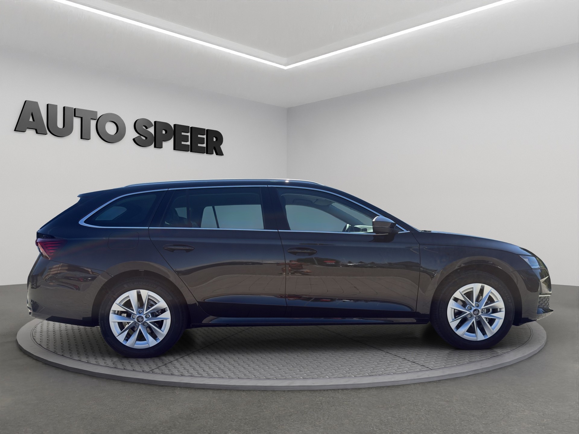 SKODA Octavia Combi 1.5 TSI mHEV DSG Selection-image-1