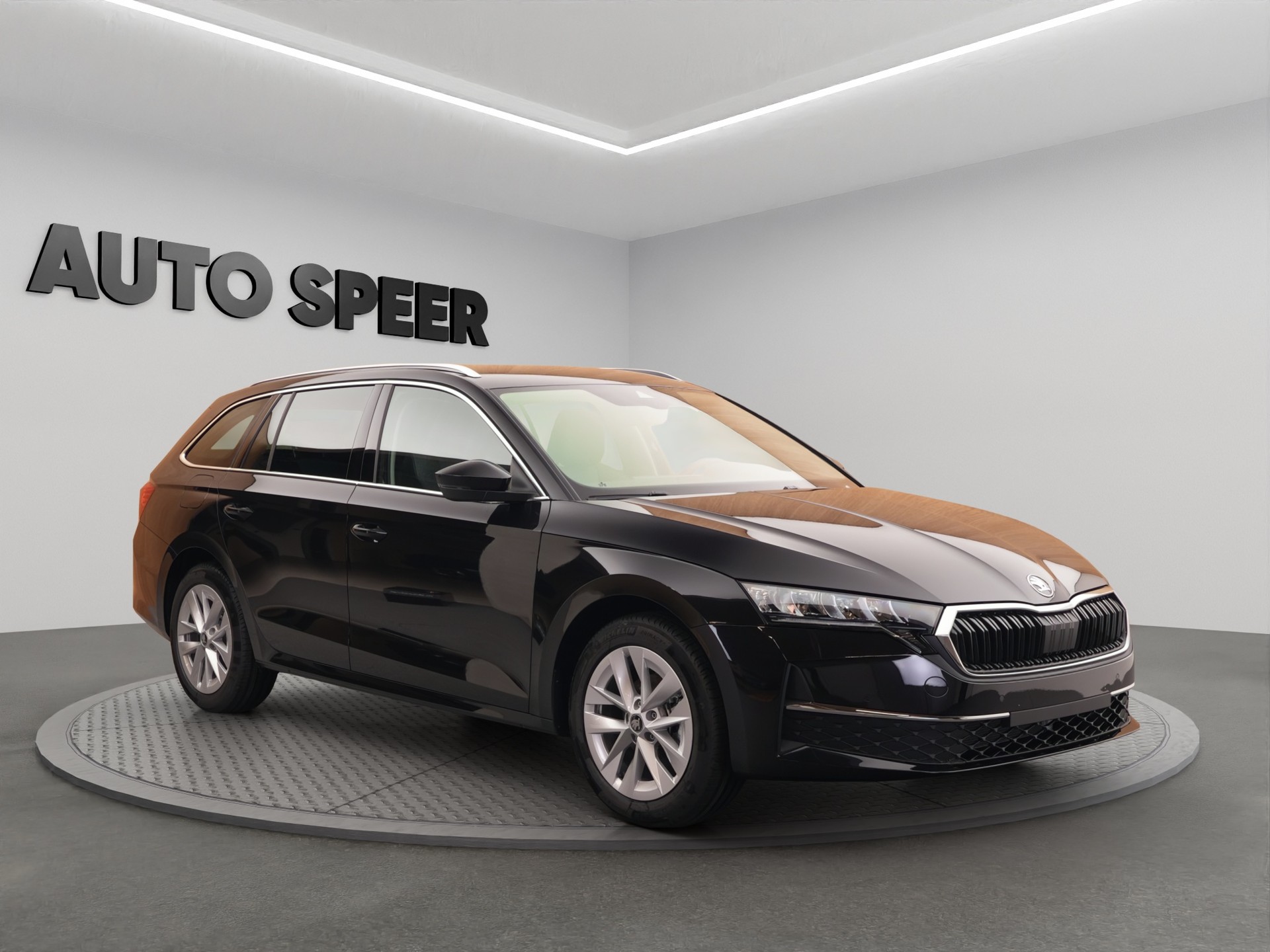 SKODA Octavia Combi 1.5 TSI mHEV DSG Selection-image-5