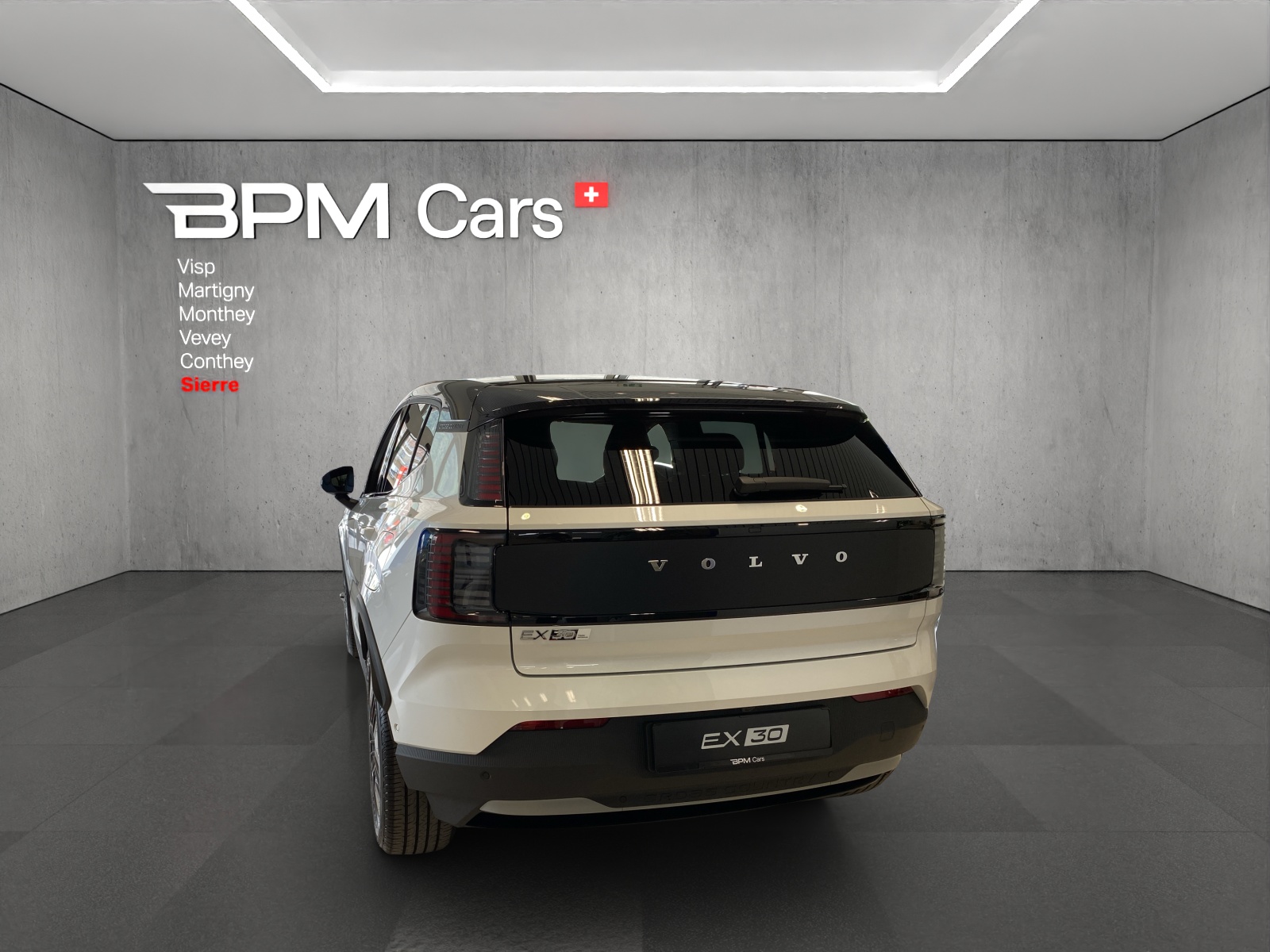 VOLVO EX30 Cross Country E60 69kWh Twin Performance AWD-image-3