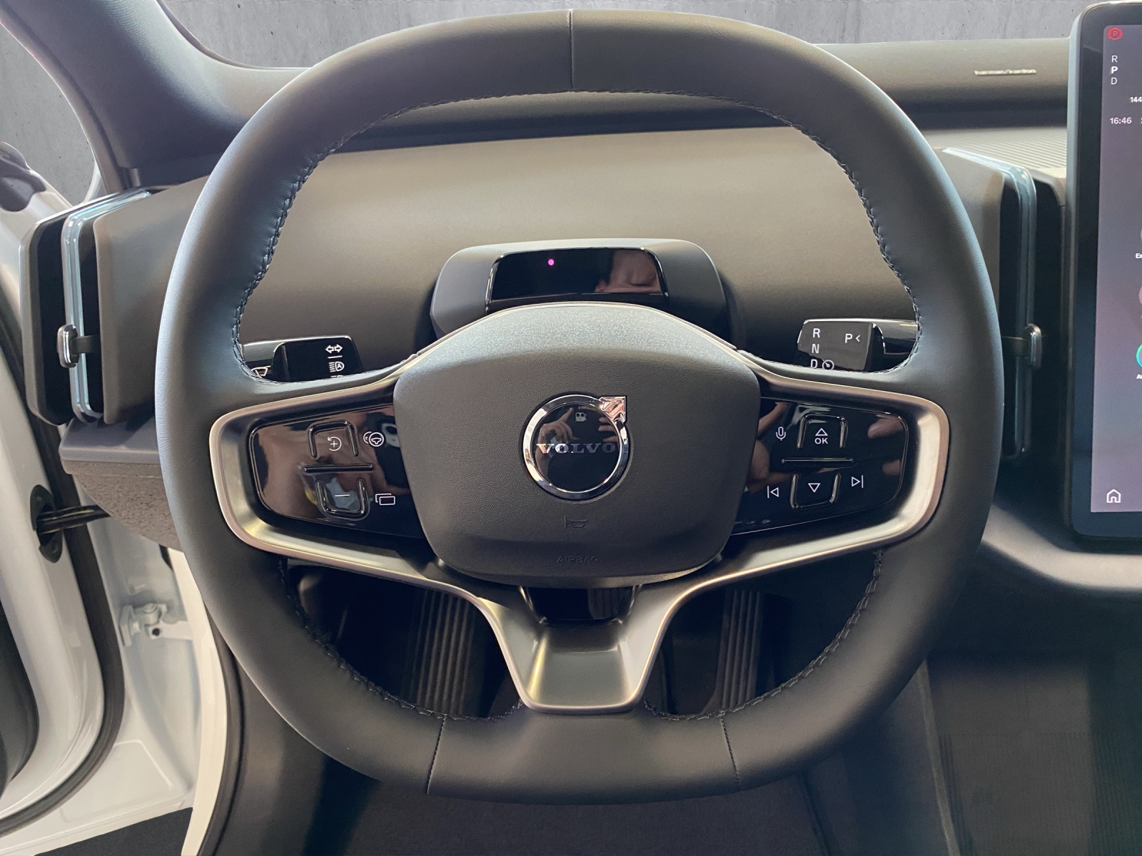 VOLVO EX30 Cross Country E60 69kWh Twin Performance AWD-image-9
