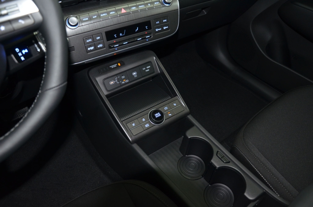 HYUNDAI Kona EV 65.4 kWh Premium *360°*-image-21