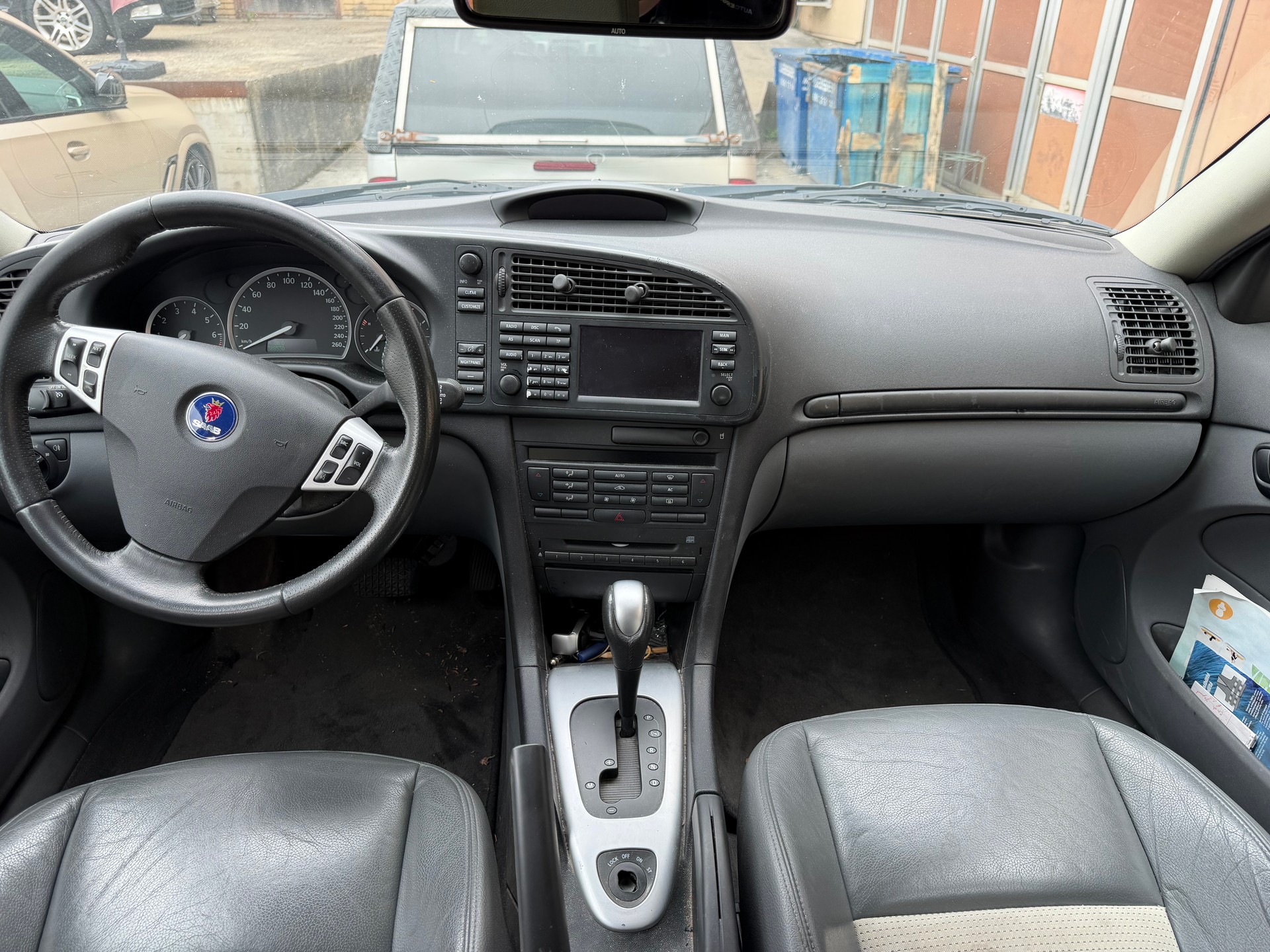 SAAB 9-3 2.0t Vector-image-3