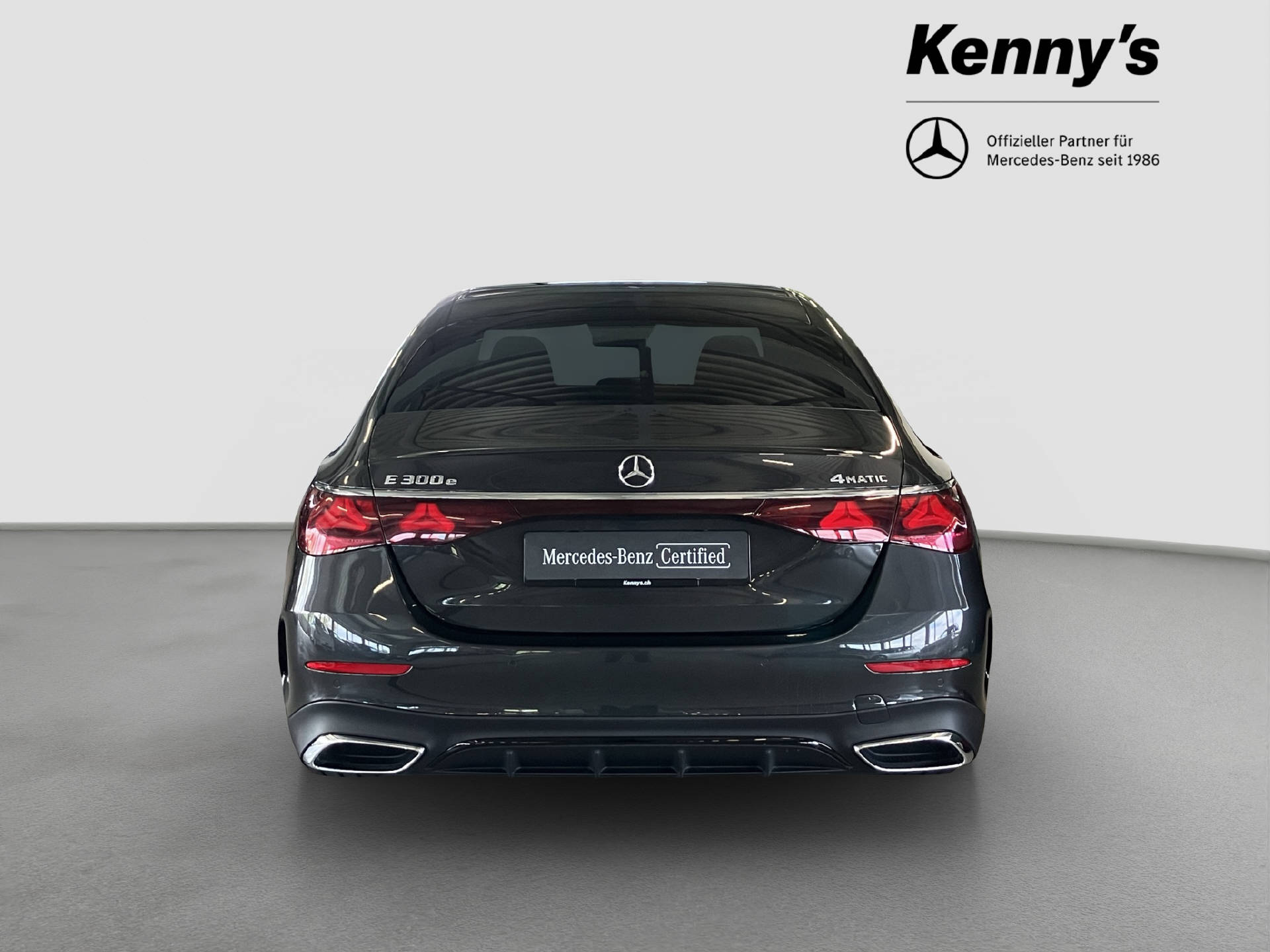 MERCEDES-BENZ E 300 e AMG Line 4MATIC-image-4