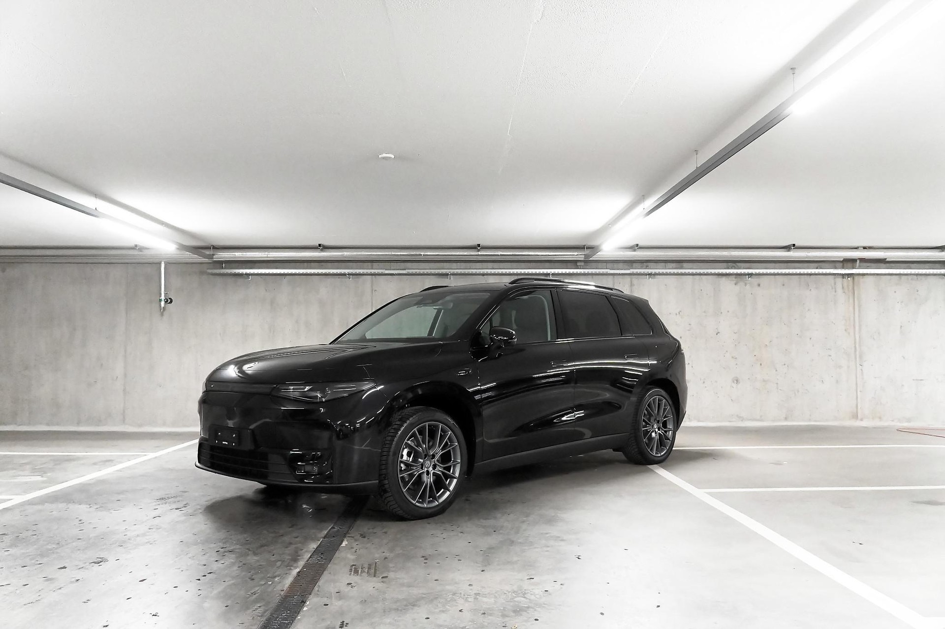 LEAPMOTOR C10 Design AWD-image-1