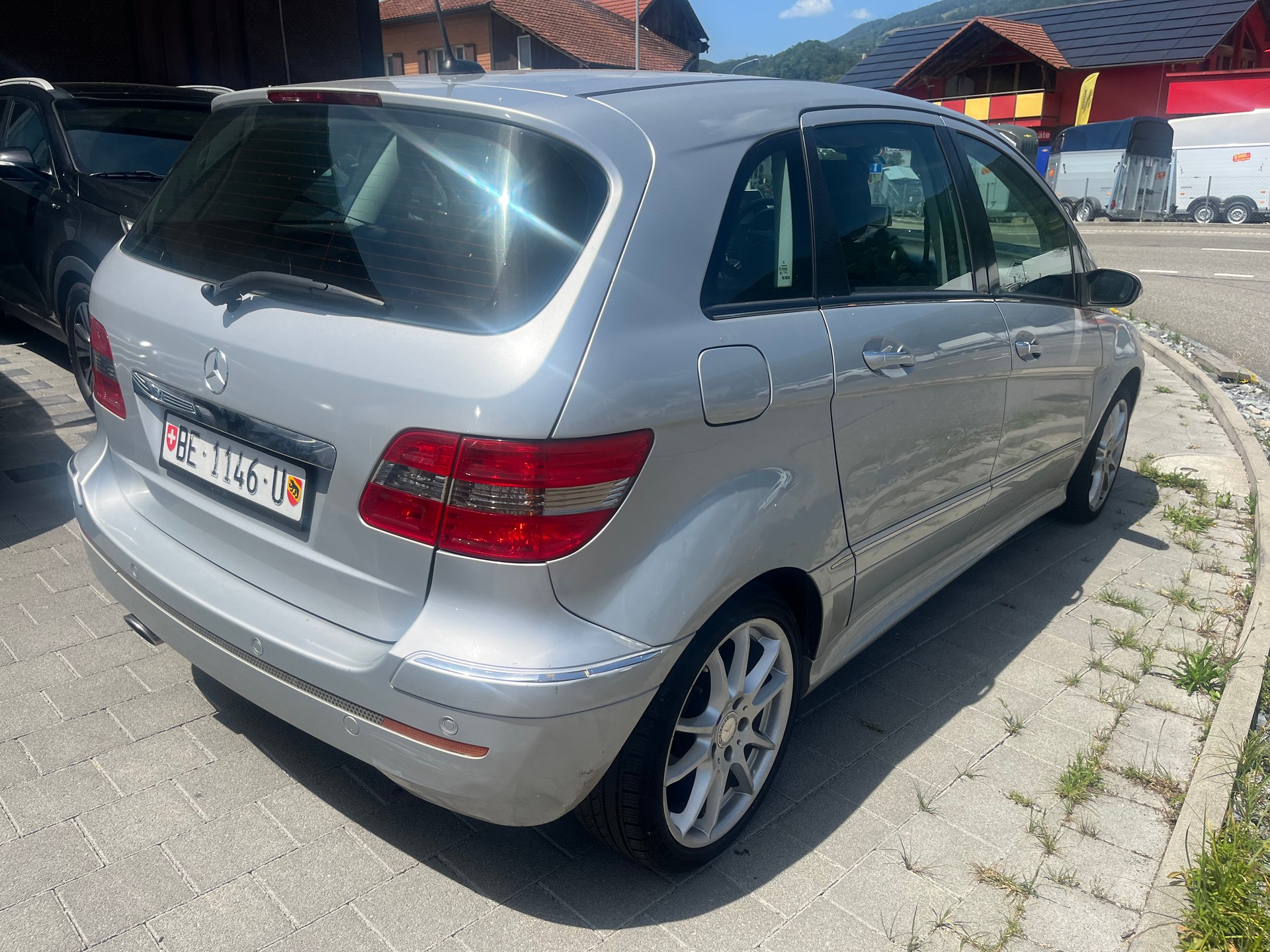 MERCEDES-BENZ B 200 CDI-image-9