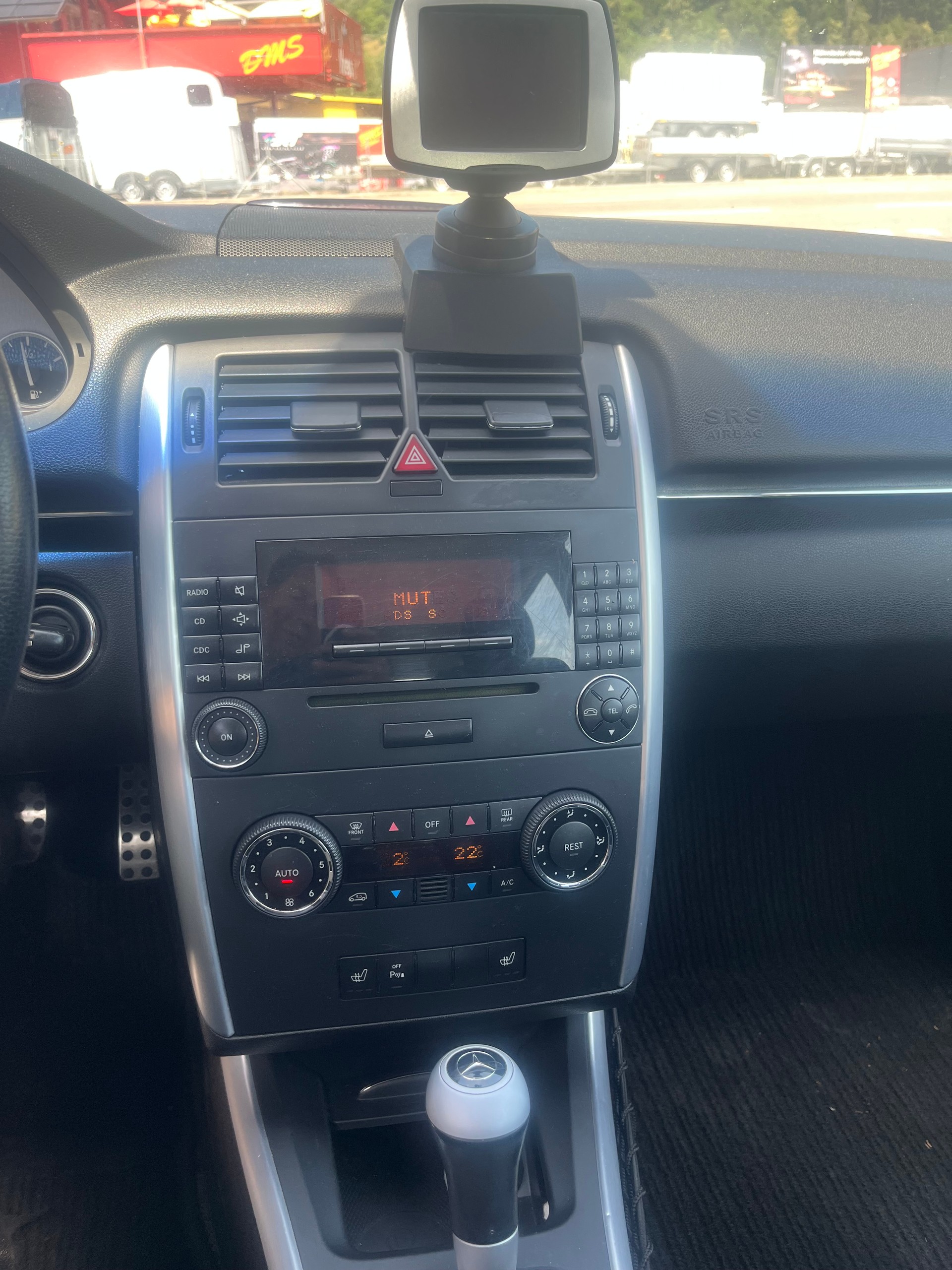 MERCEDES-BENZ B 200 CDI-image-5