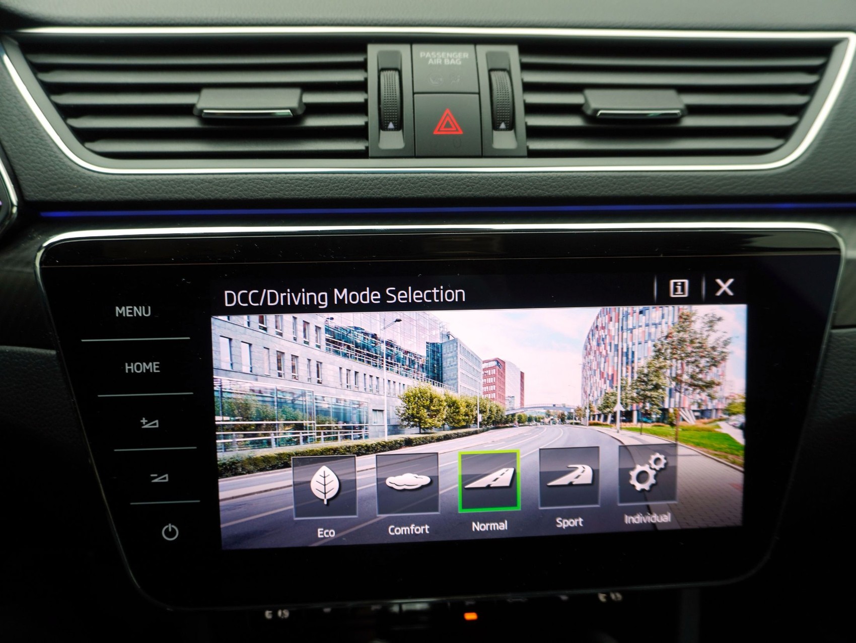 SKODA Superb Combi 2.0 TSI DSG Sport Line 4x4-image-23