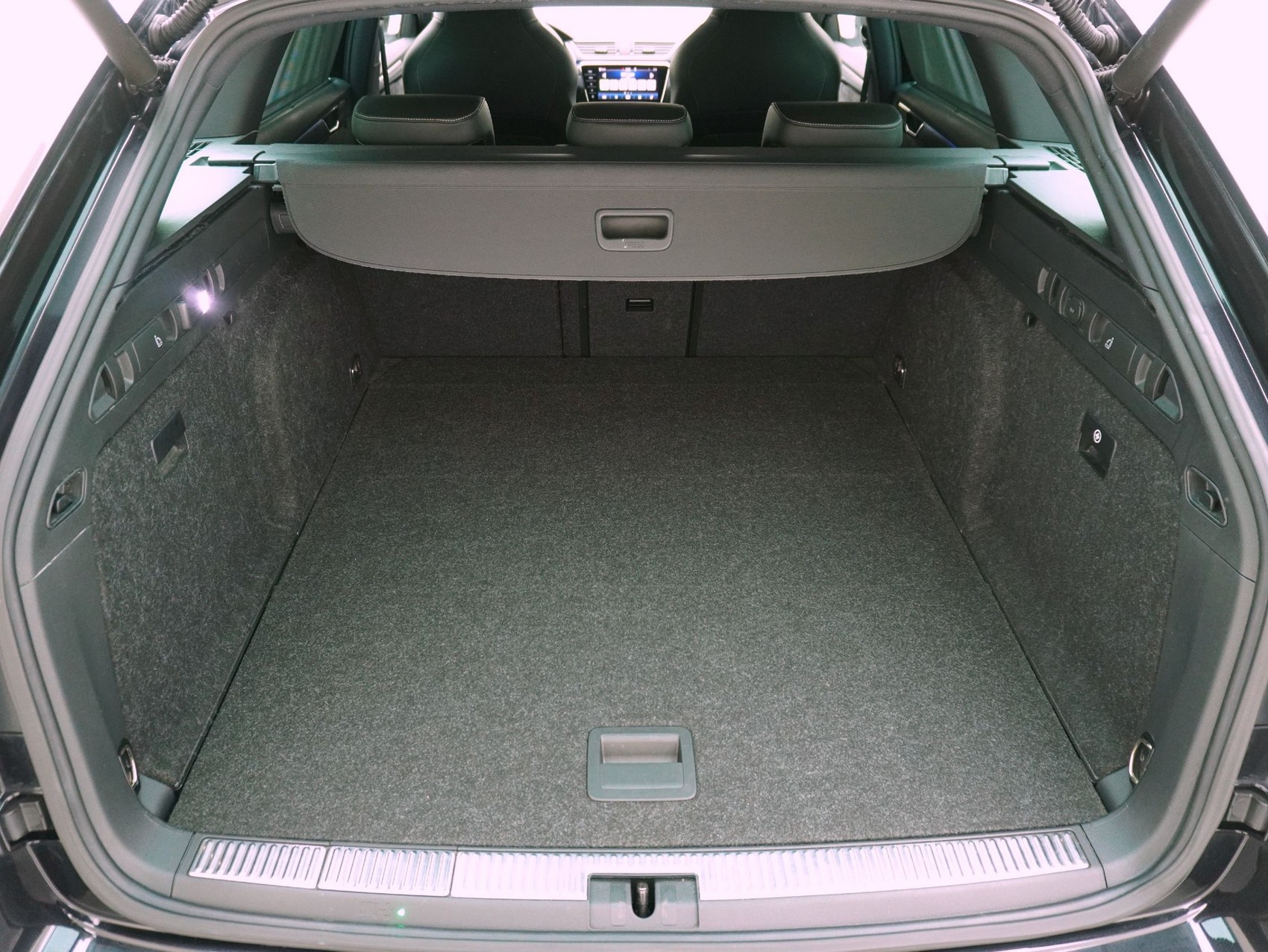 SKODA Superb Combi 2.0 TSI DSG Sport Line 4x4-image-13