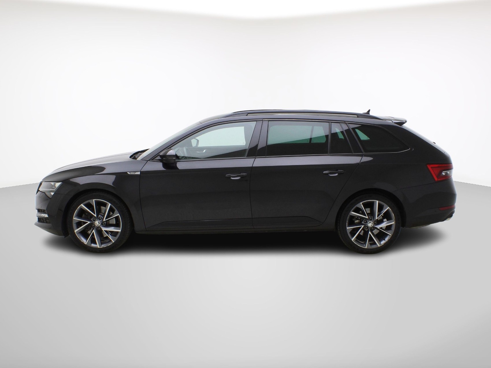 SKODA Superb Combi 2.0 TSI DSG Sport Line 4x4-image-2