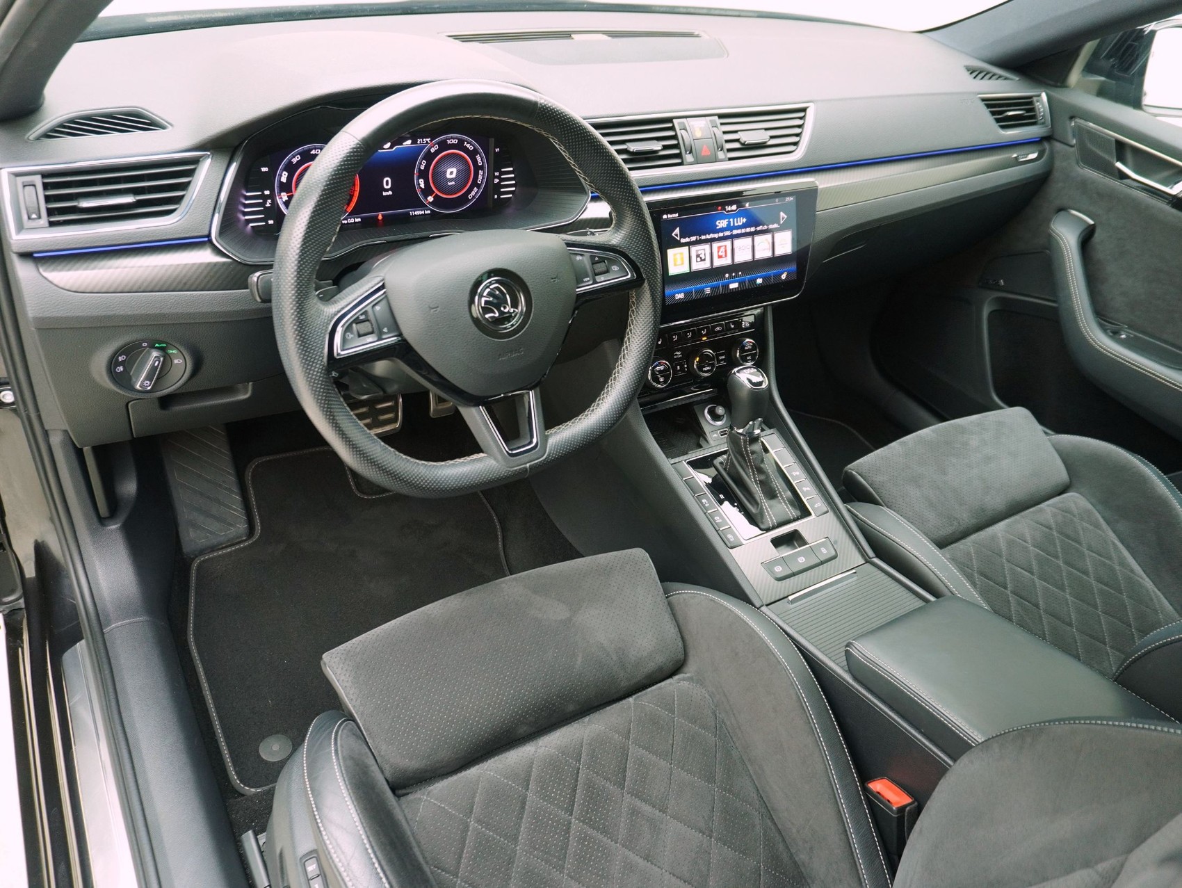 SKODA Superb Combi 2.0 TSI DSG Sport Line 4x4-image-10