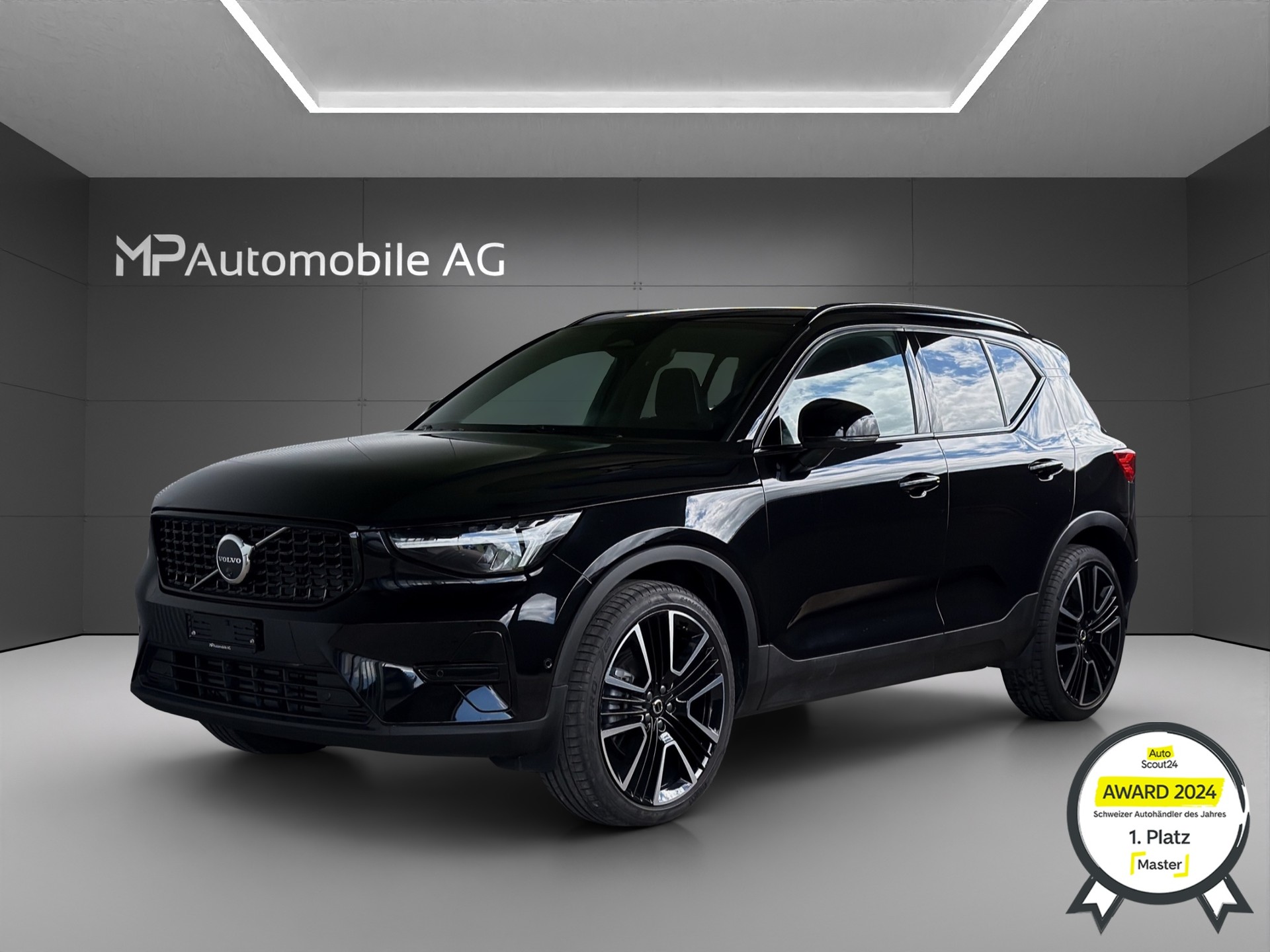 VOLVO XC40 B3 Benzin Mild Hybrid Plus Dark DCT-image-0