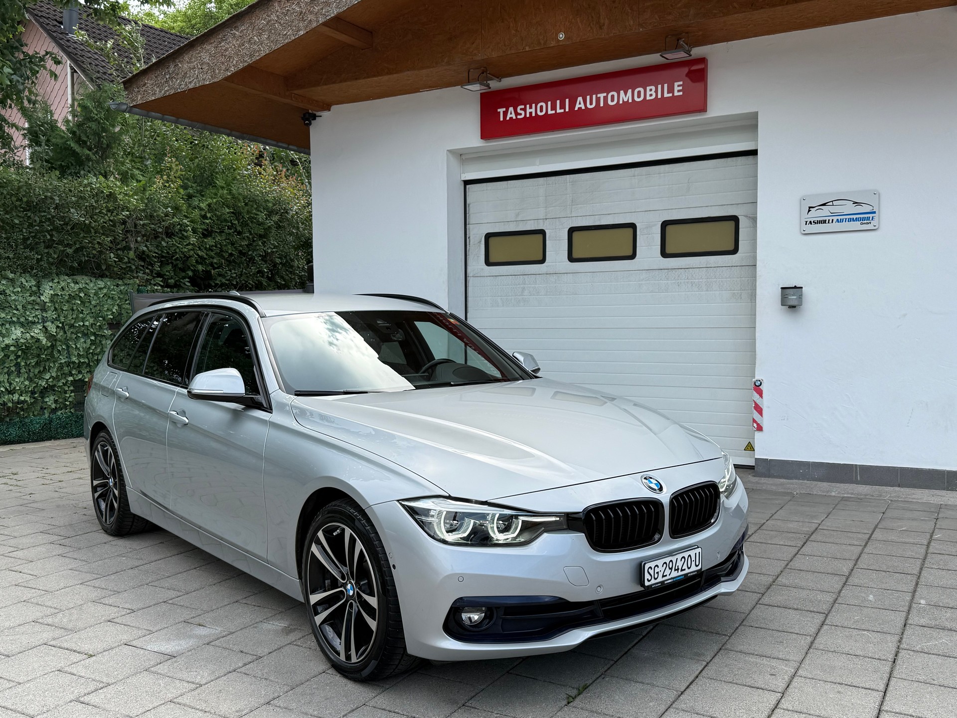 BMW 320d xDrive Touring Edition Luxury Line Steptronic