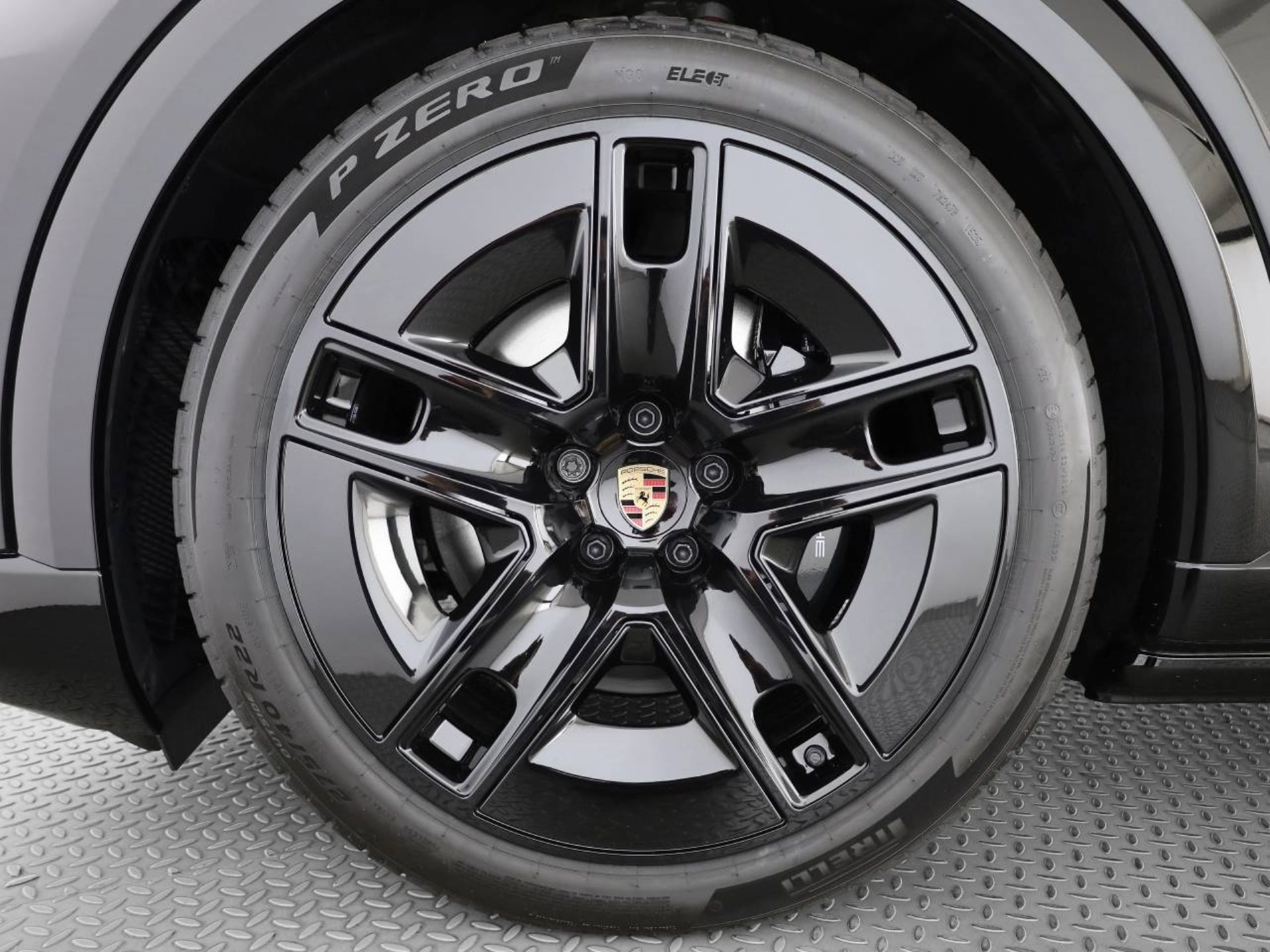 PORSCHE Cayenne S Coupé Electric-image-7