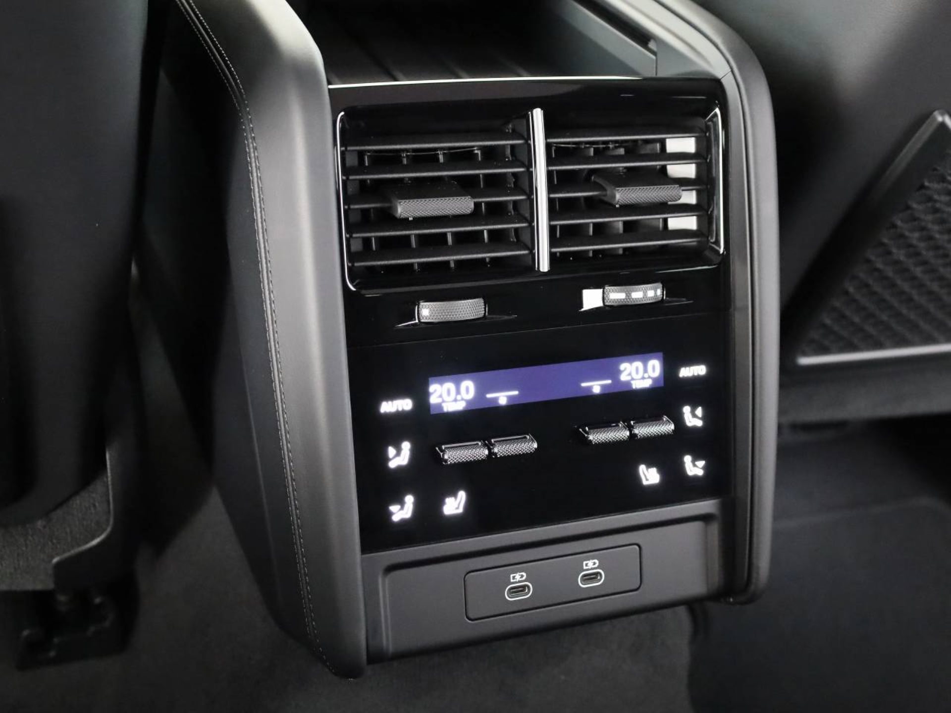 PORSCHE Cayenne S Coupé Electric-image-19