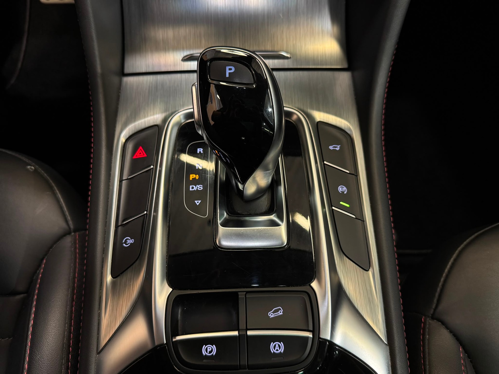 MG HS DCT Luxury-image-14