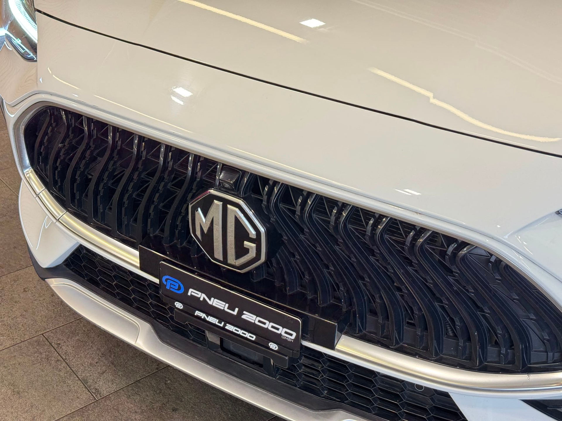 MG HS DCT Luxury-image-2