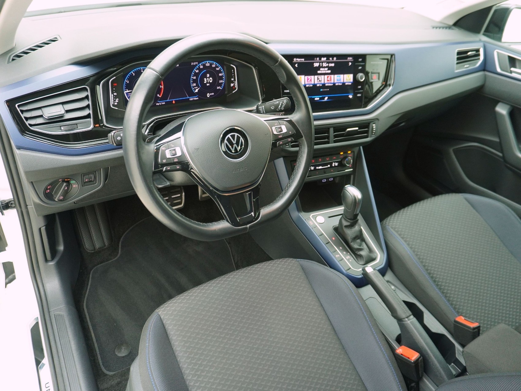 VW Polo 1.0 TSI DSG United-image-10