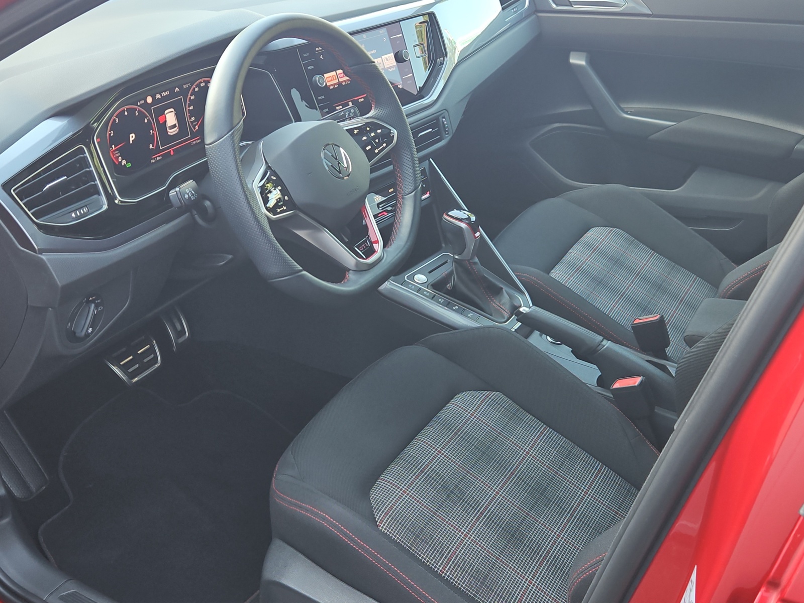 VW Polo 2.0 TSI GTI DSG-image-10