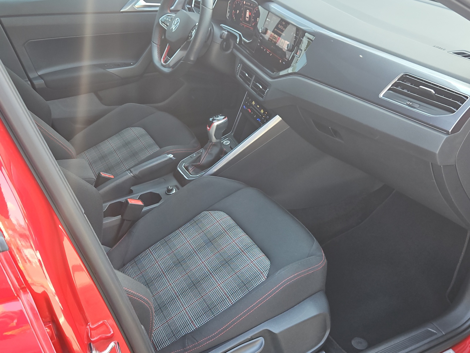 VW Polo 2.0 TSI GTI DSG-image-19