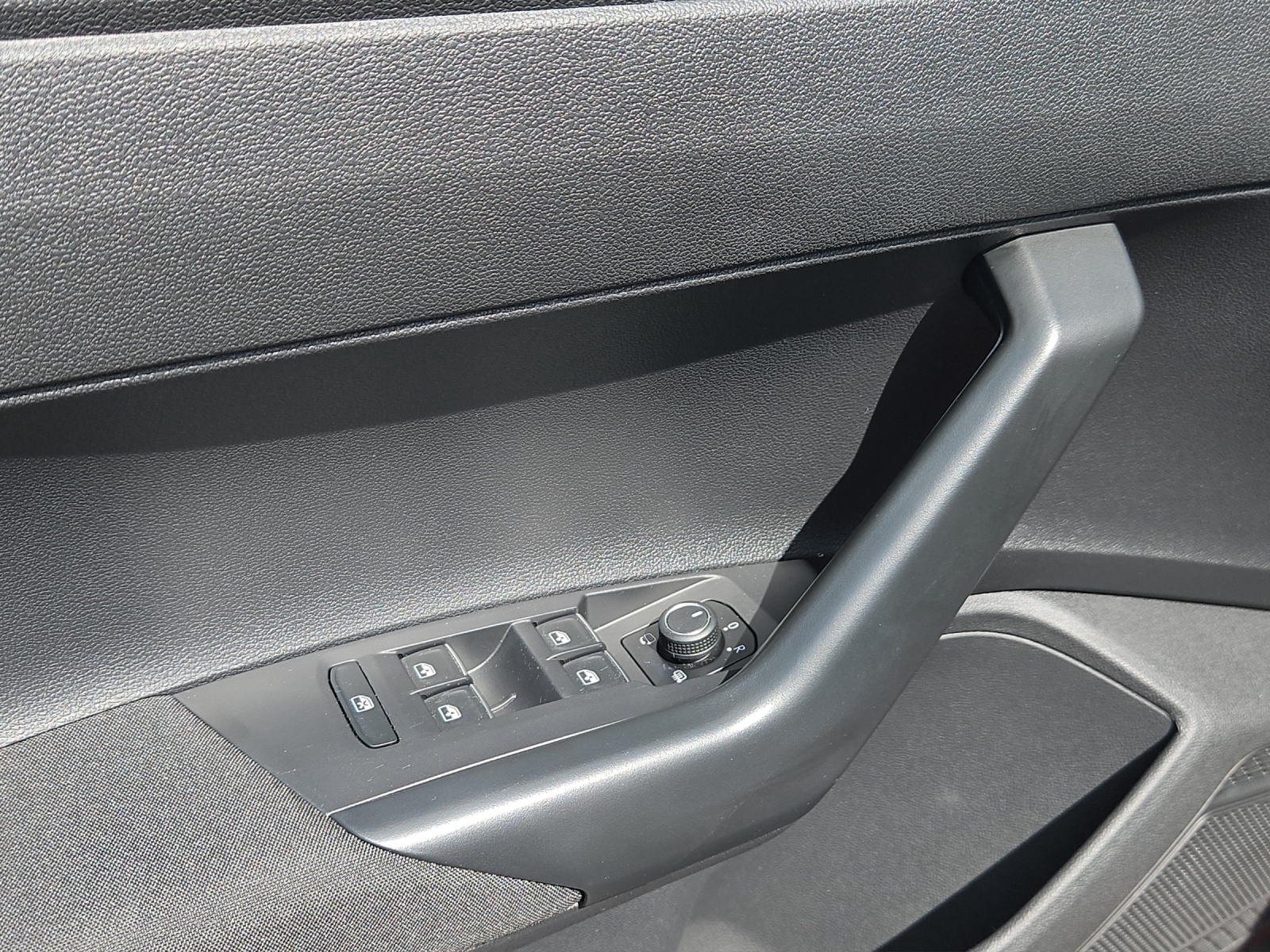 VW Polo 2.0 TSI GTI DSG-image-11