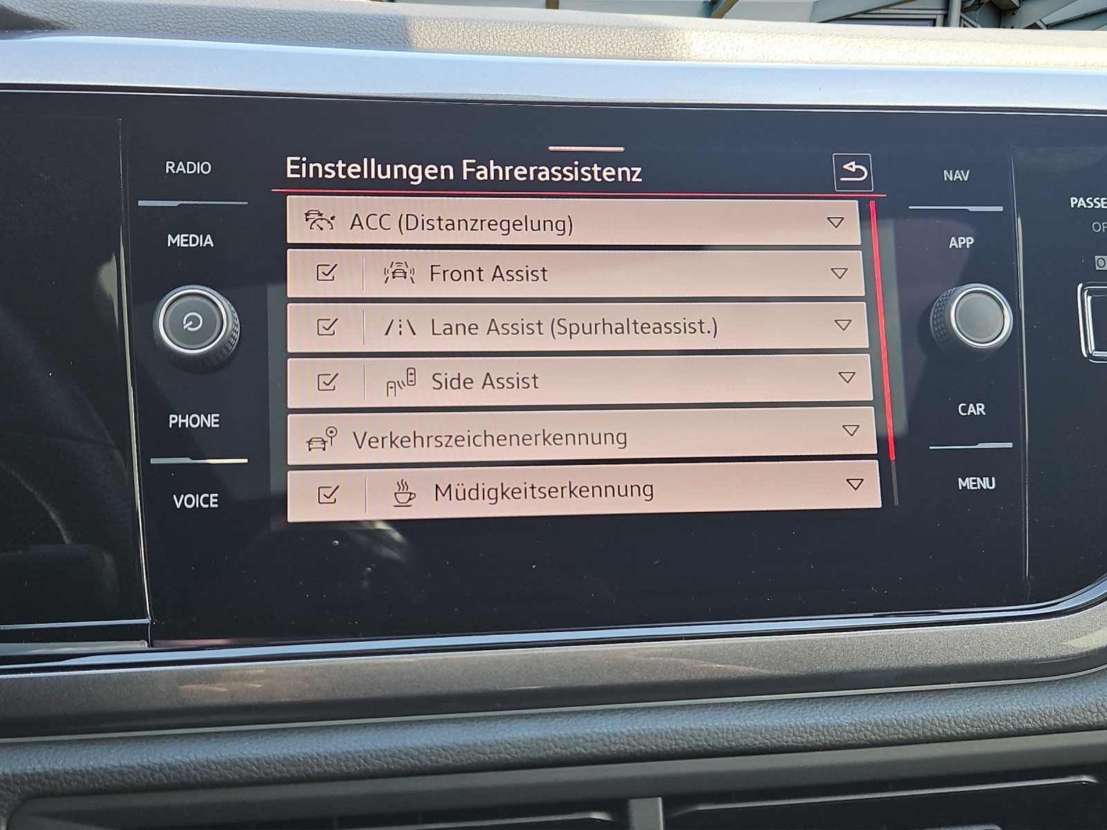 VW Polo 2.0 TSI GTI DSG-image-17