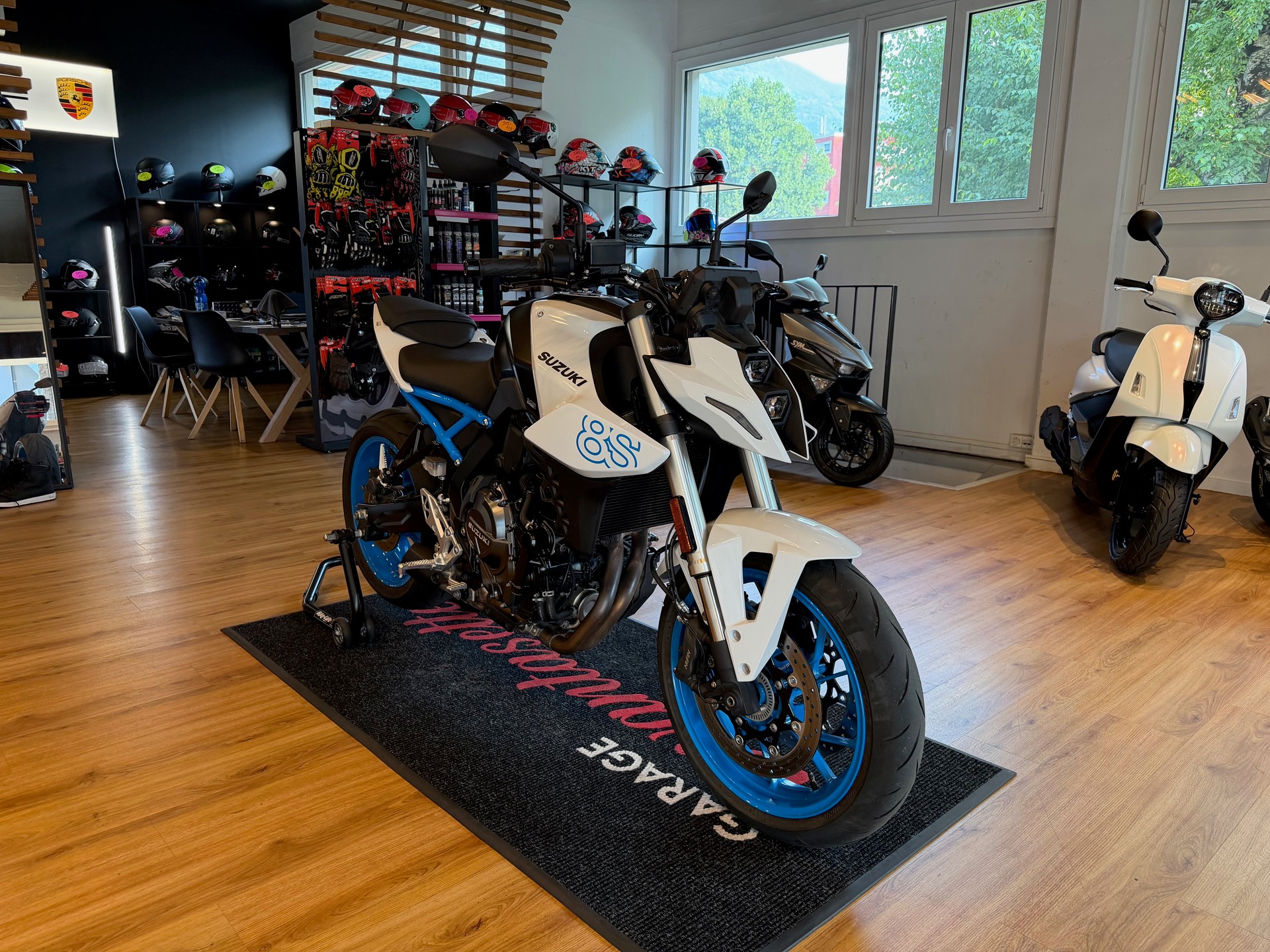 SUZUKI GSX 8 S EVO-image-1
