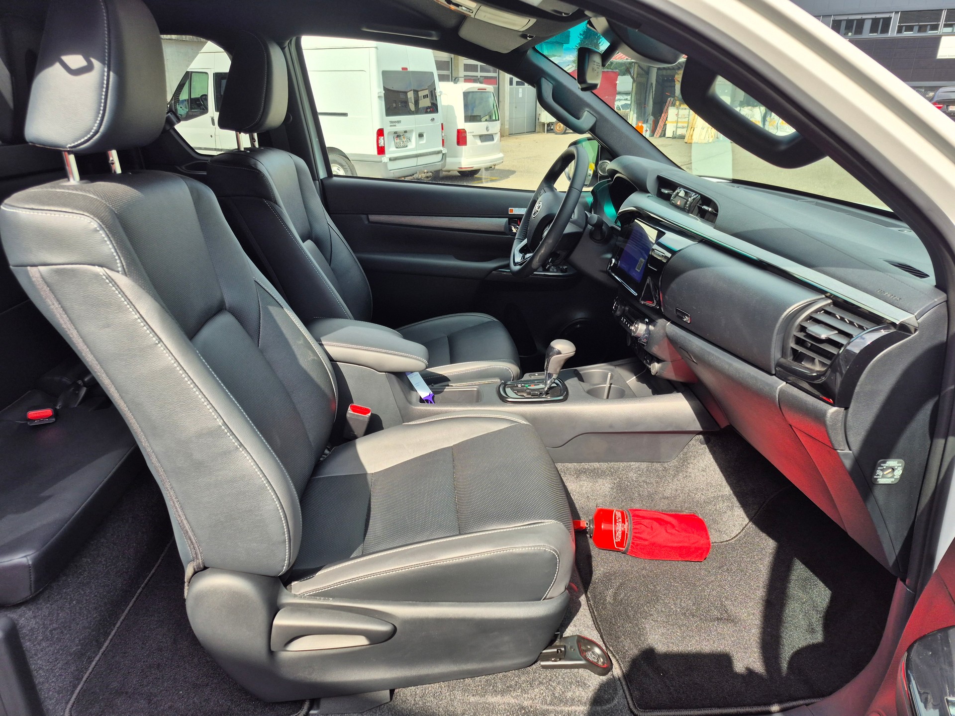 TOYOTA Hilux 2.8D-4D Invincible Extra Cab 4x4 A-image-20