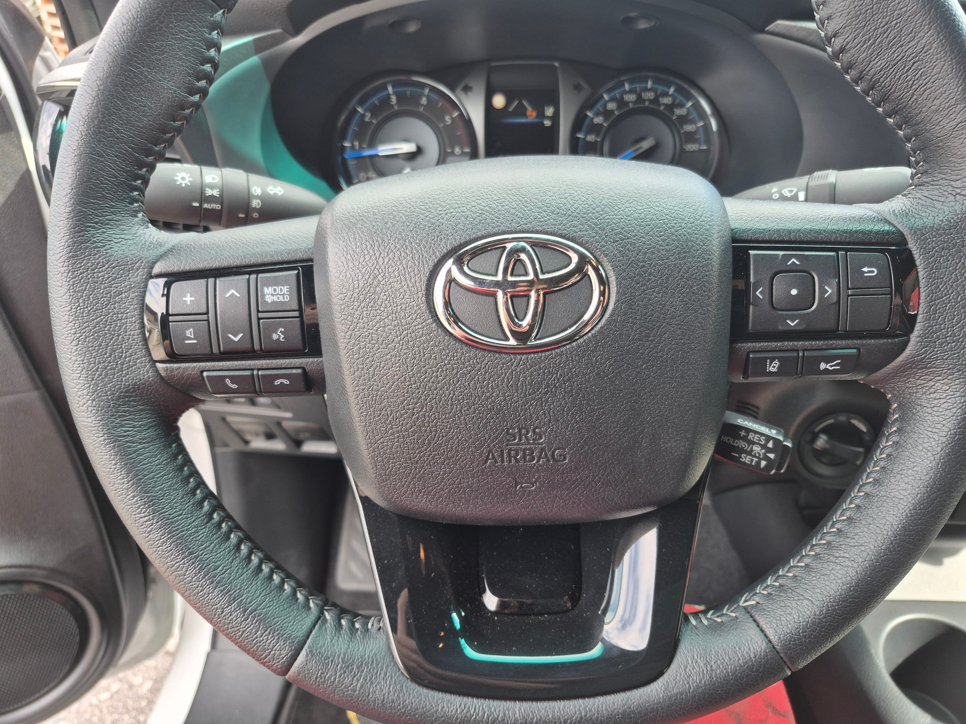 TOYOTA Hilux 2.8D-4D Invincible Extra Cab 4x4 A-image-25