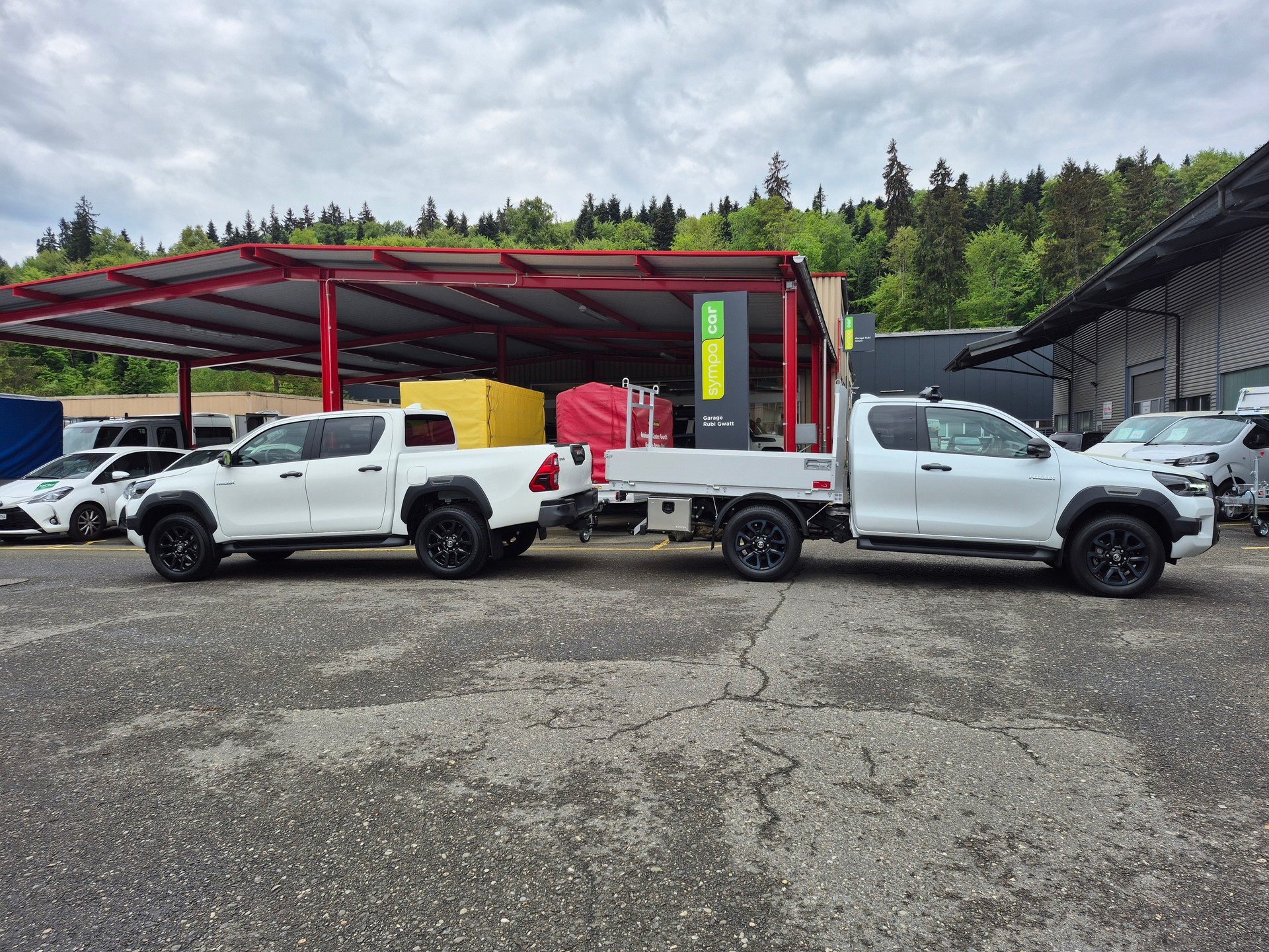TOYOTA Hilux 2.8D-4D Invincible Extra Cab 4x4 A-image-0