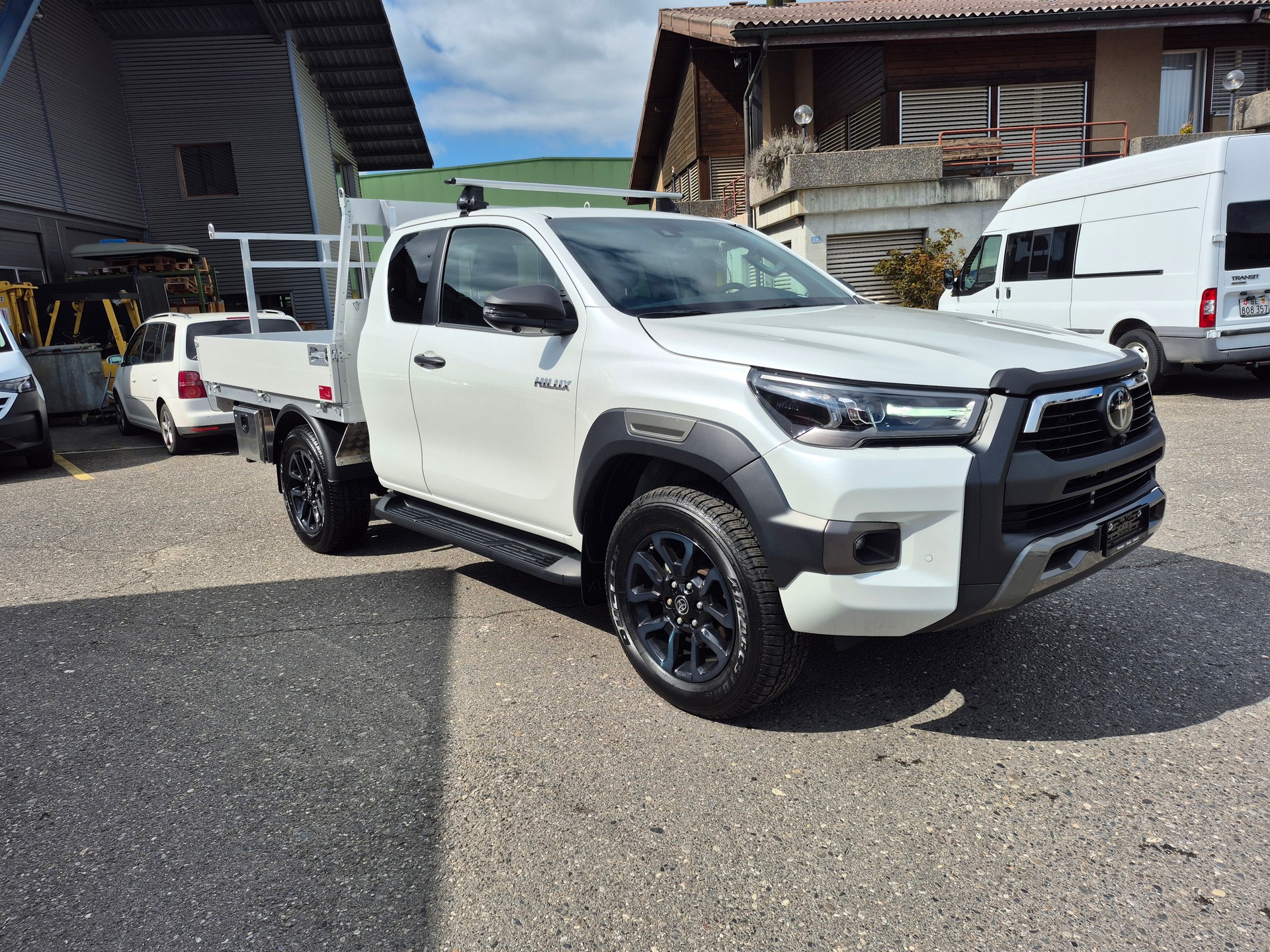 TOYOTA Hilux 2.8D-4D Invincible Extra Cab 4x4 A-image-3
