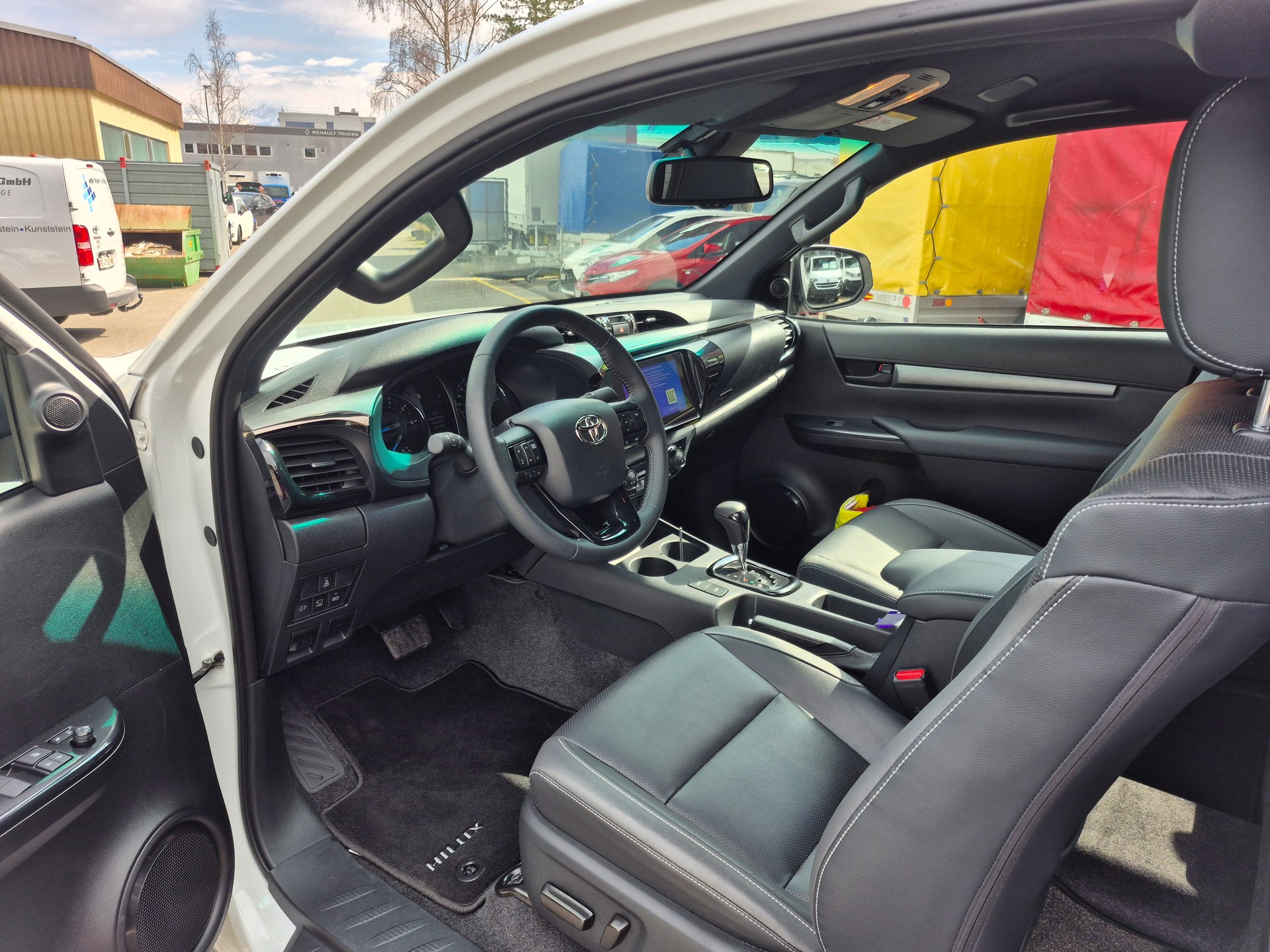 TOYOTA Hilux 2.8D-4D Invincible Extra Cab 4x4 A-image-17
