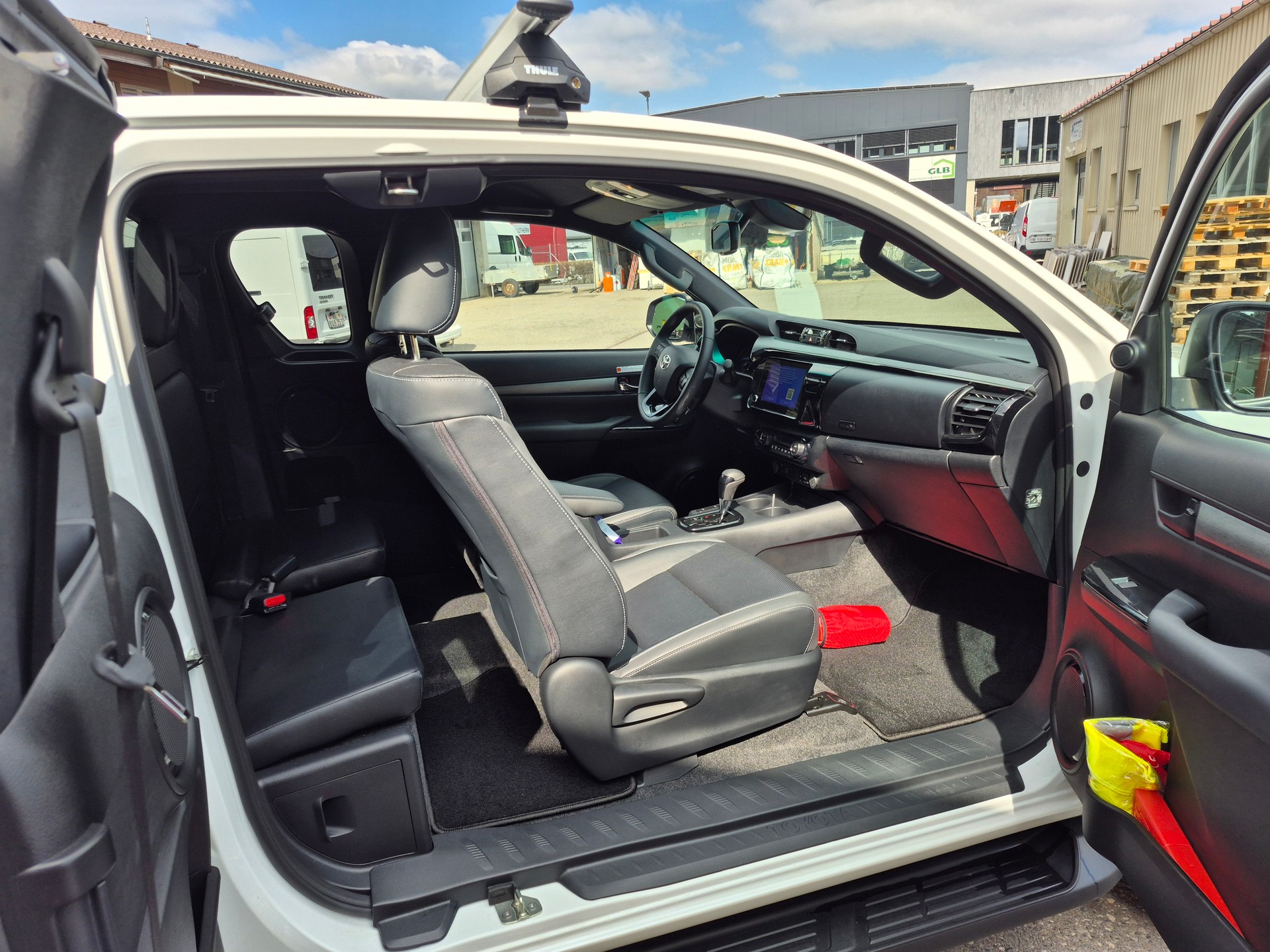 TOYOTA Hilux 2.8D-4D Invincible Extra Cab 4x4 A-image-19