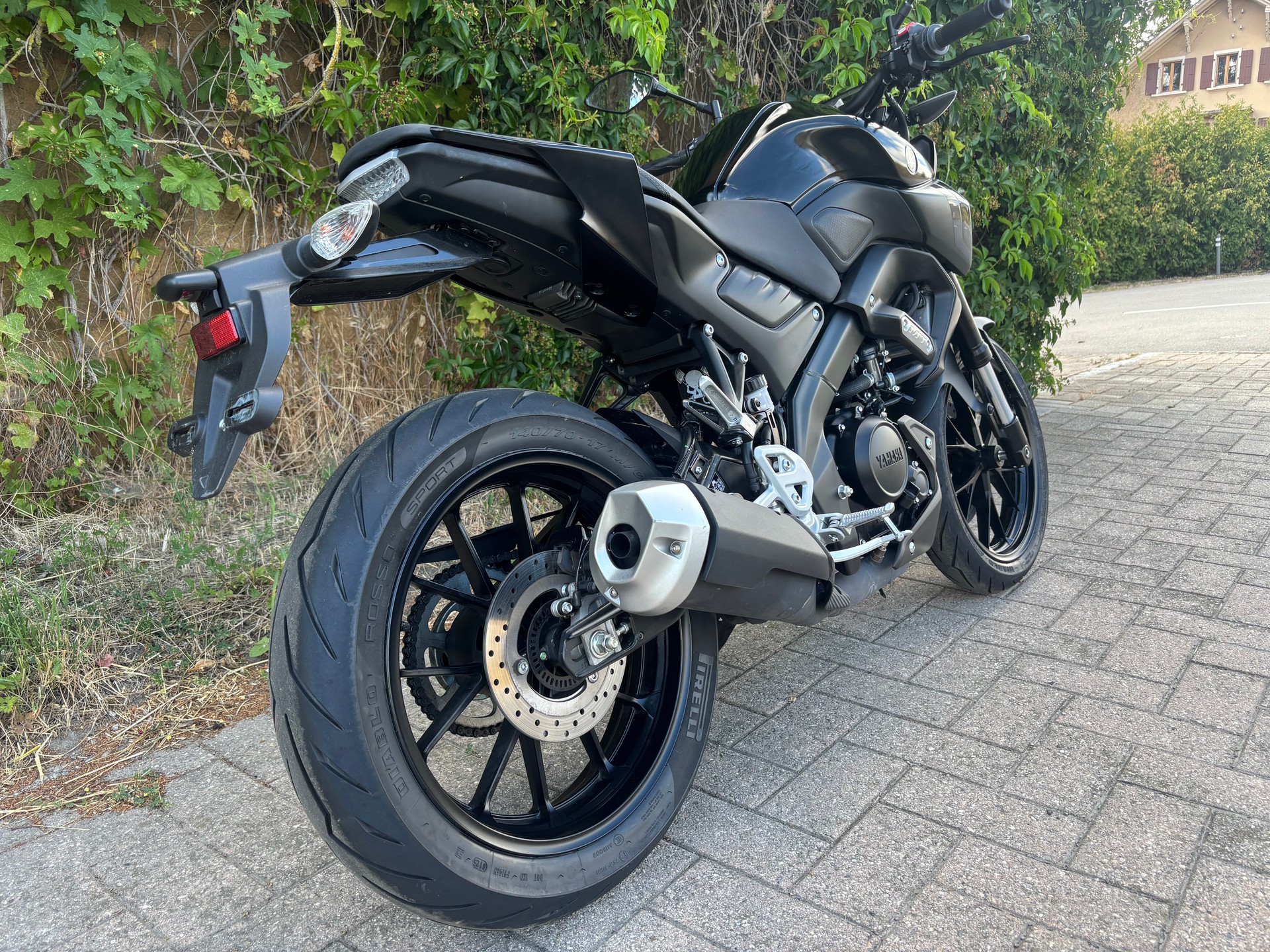 YAMAHA MT-125 ABS-image-9