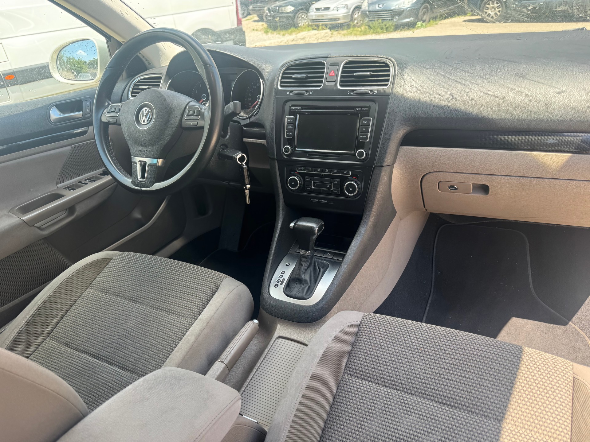 VW Golf Variant 1.4 TSI Comfortline DSG-image-8