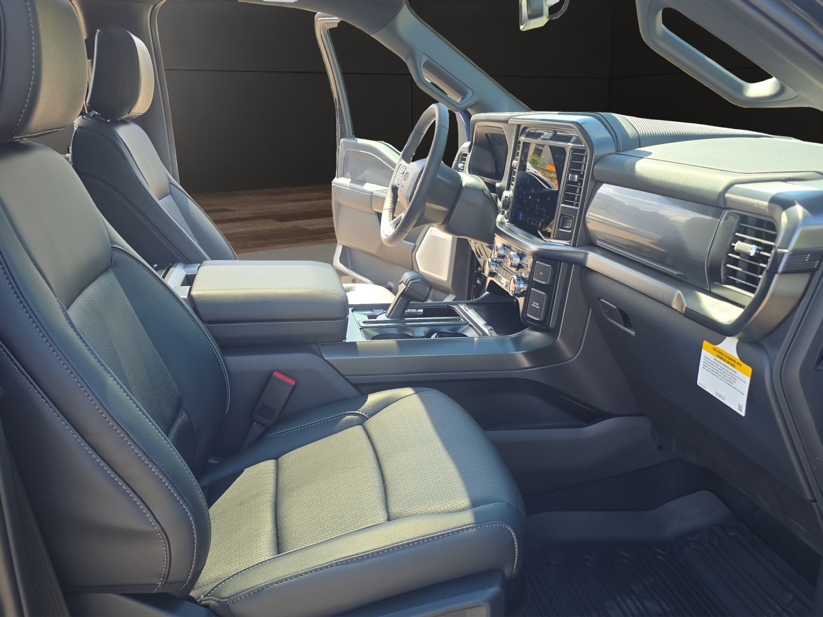 FORD F-150 Lariat-image-16