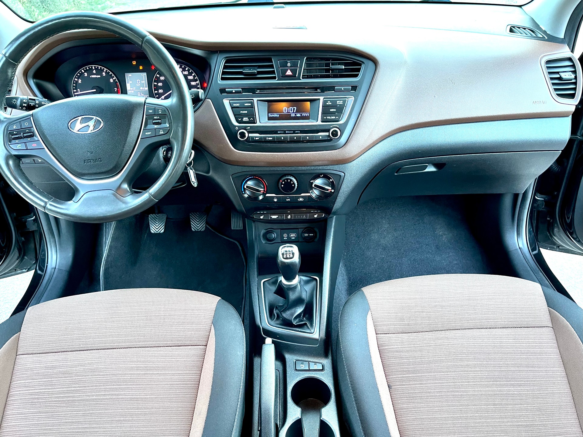 HYUNDAI i20 1.2 Plena-image-1