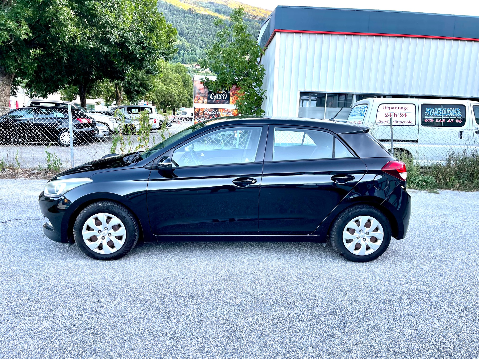 HYUNDAI i20 1.2 Plena-image-12
