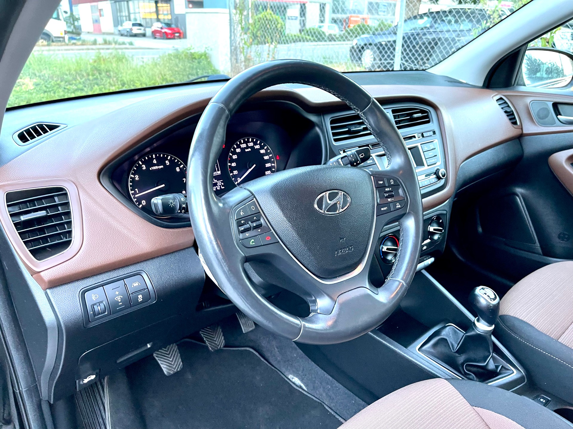 HYUNDAI i20 1.2 Plena-image-10