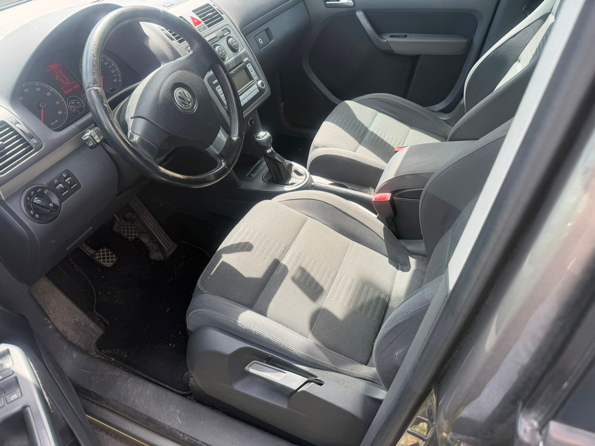 VW Touran 1.4 TSI Highline-image-11