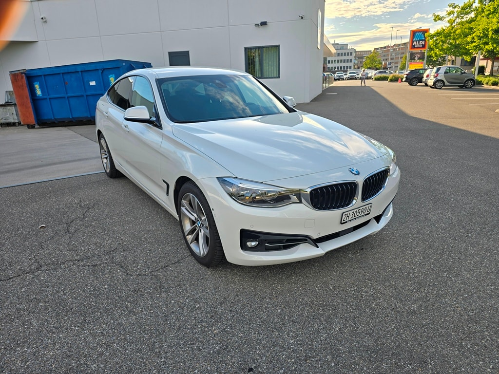 BMW 330i xDrive SAG Gran Turismo-image-11