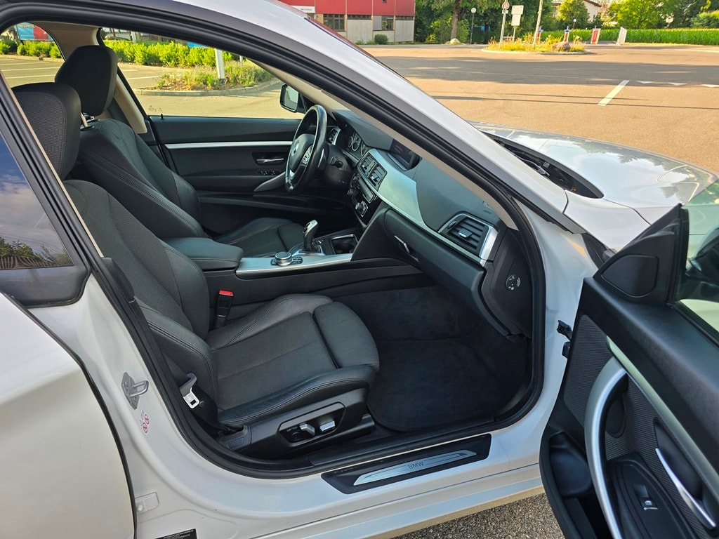 BMW 330i xDrive SAG Gran Turismo-image-15