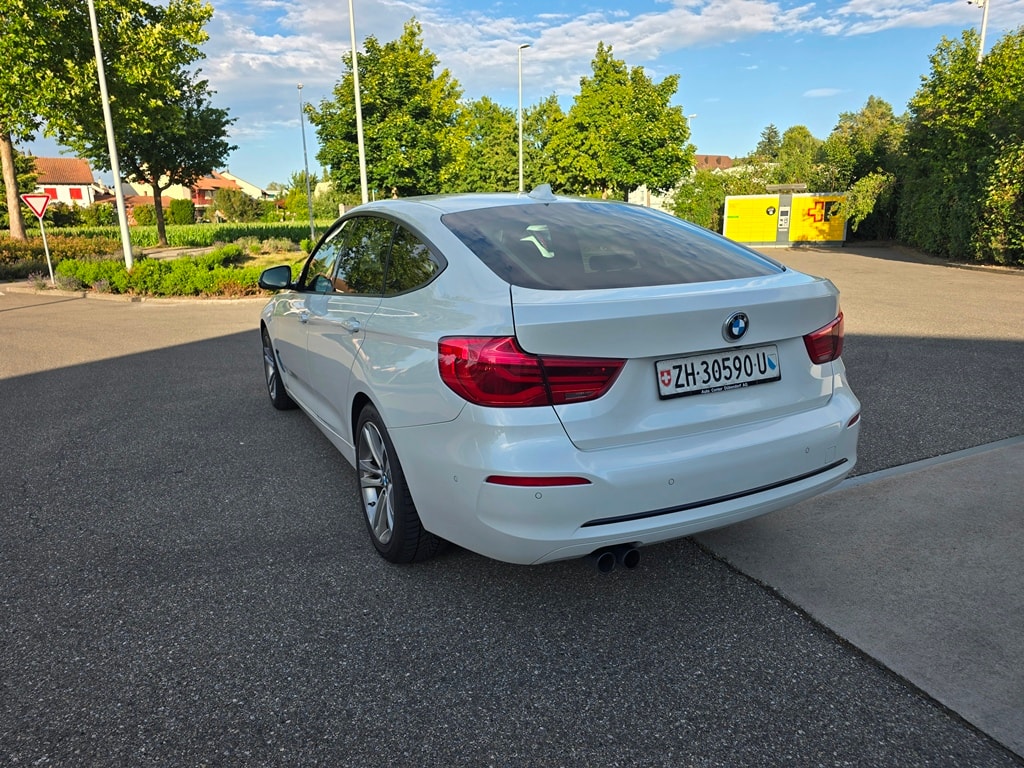 BMW 330i xDrive SAG Gran Turismo-image-5