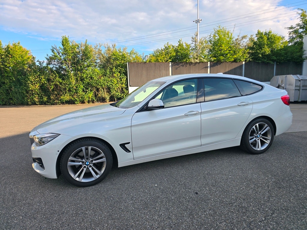 BMW 330i xDrive SAG Gran Turismo-image-2